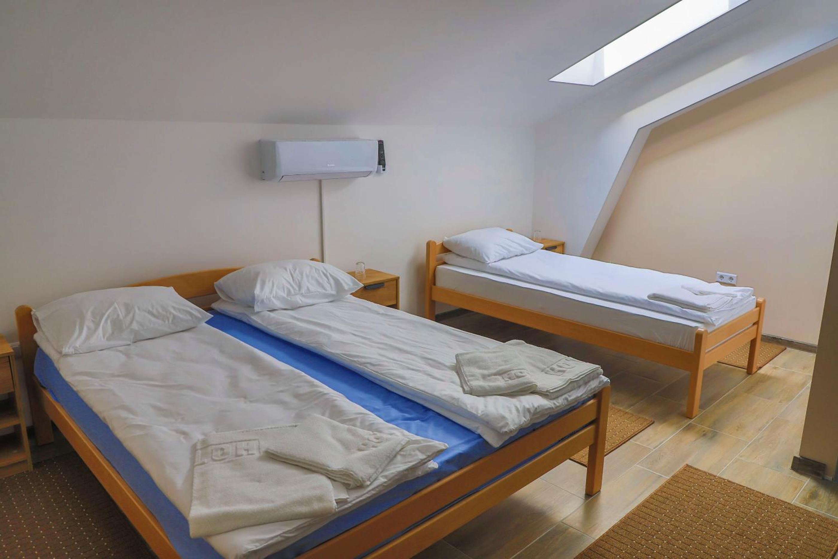 Classic Triple Room photo 3