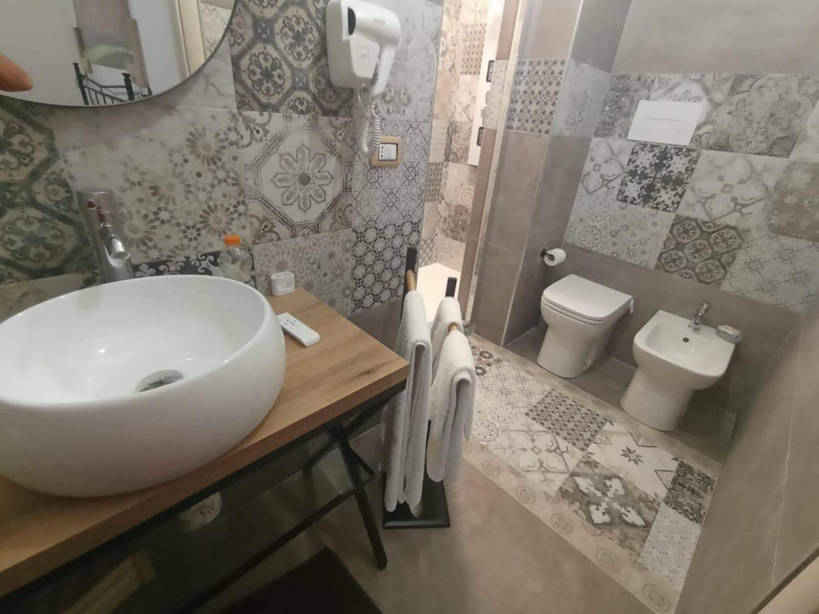 Deluxe Double or Twin Room photo 3