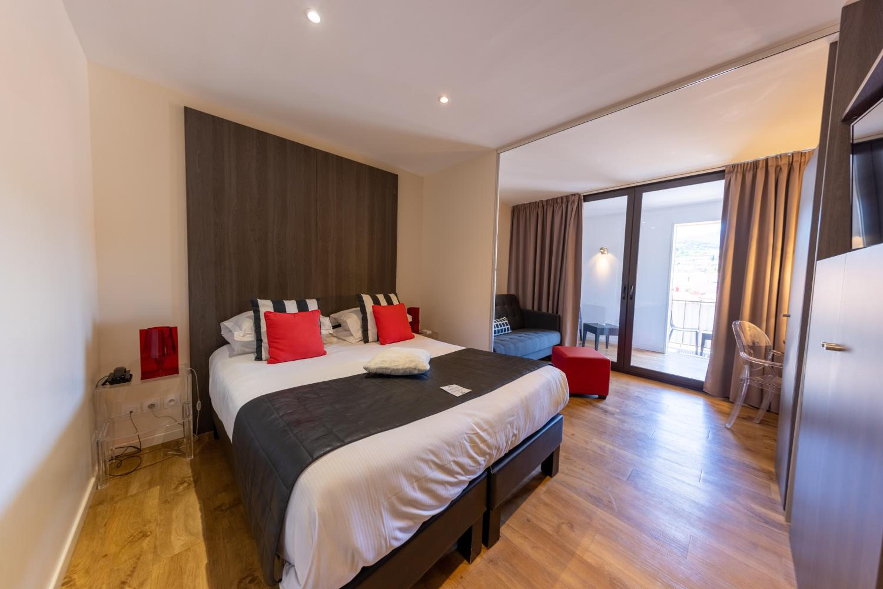 Junior Suite With Balcony - Photo 7