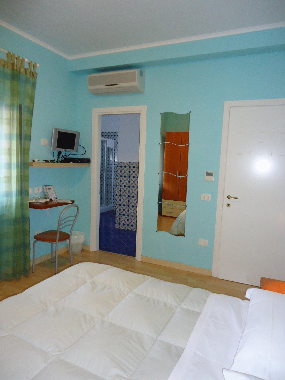 Double or Twin Room - Photo 16