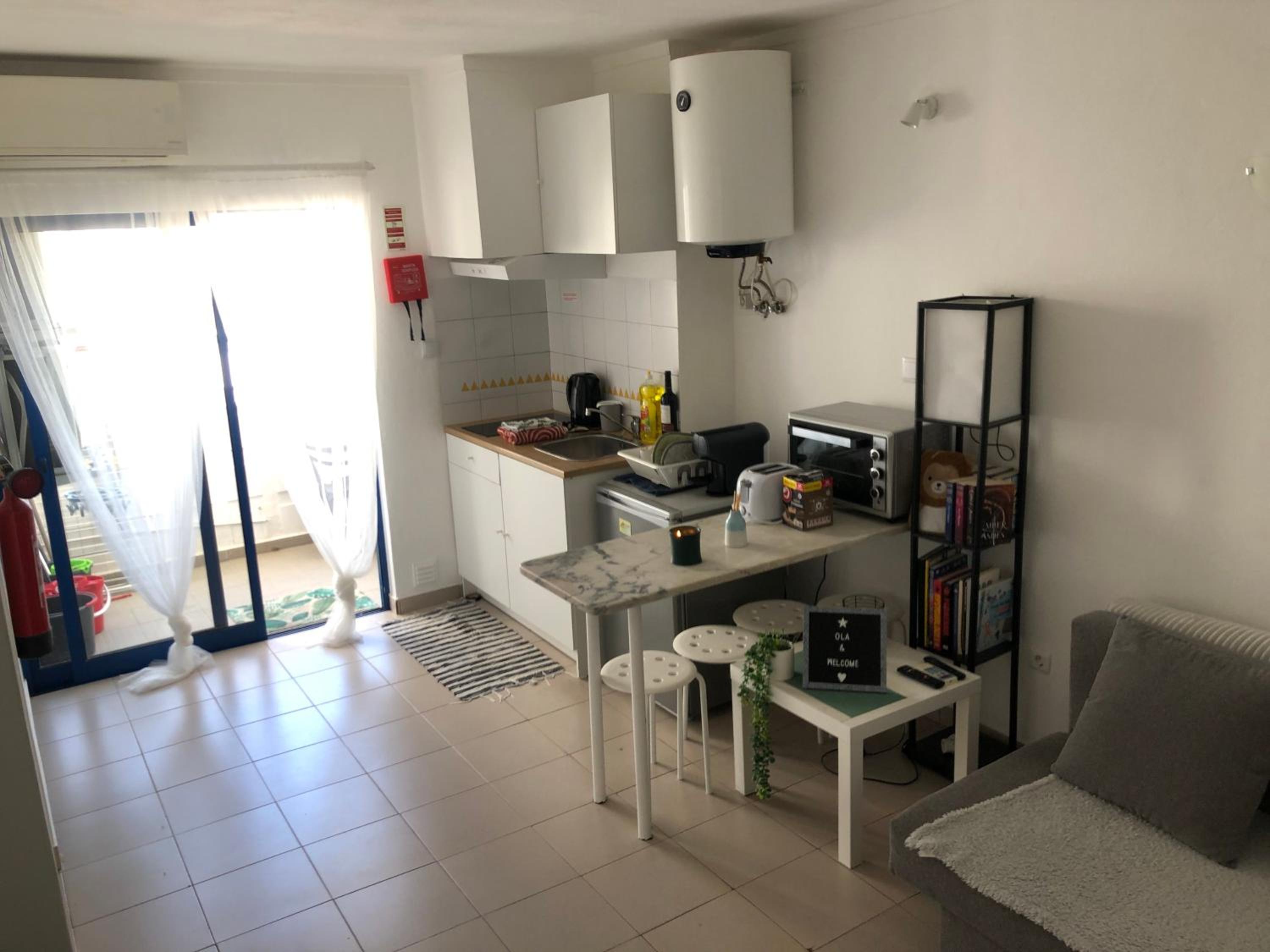 One-Bedroom Apartment - Photo 6
