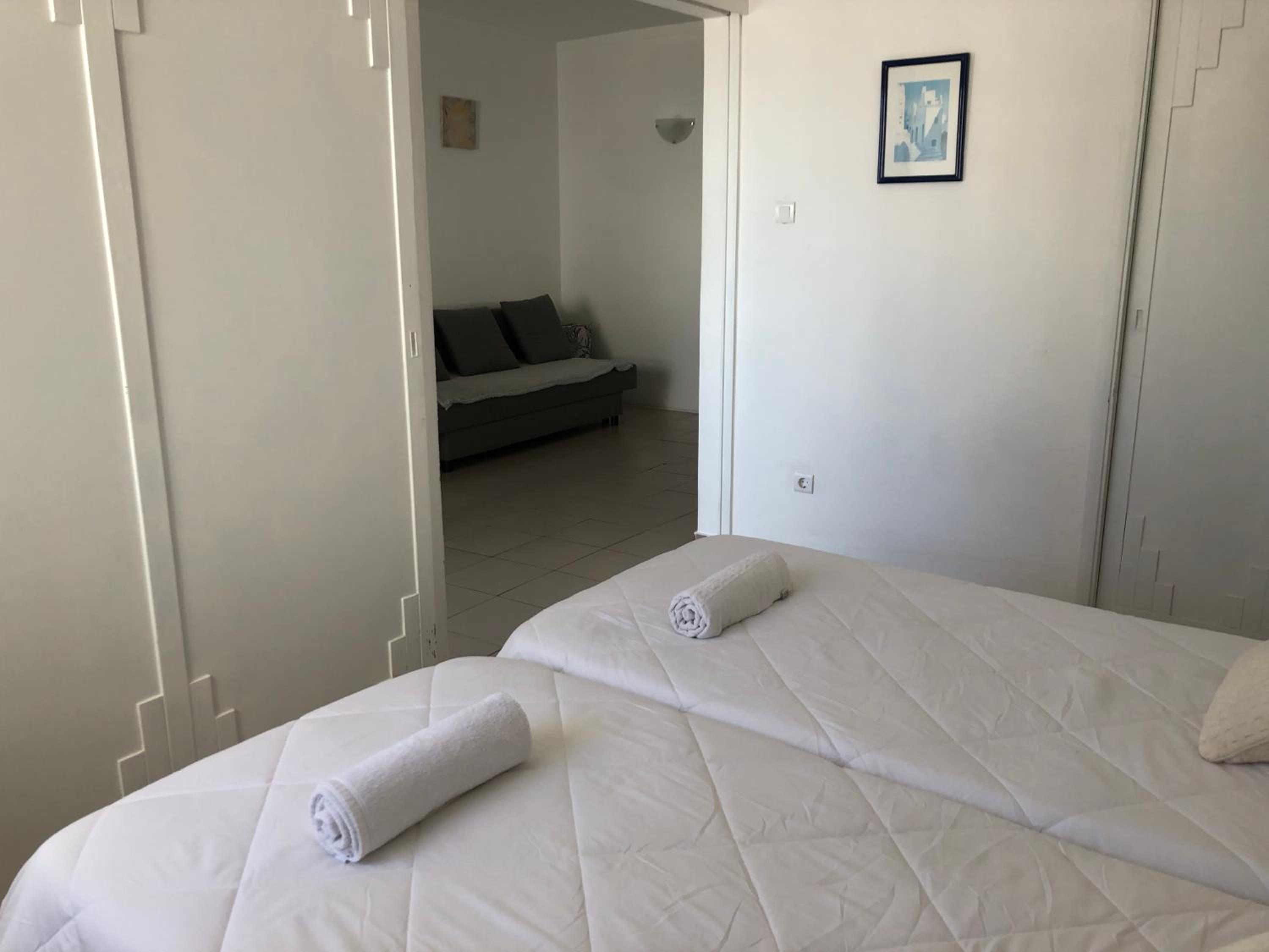 One-Bedroom Apartment - Photo 11