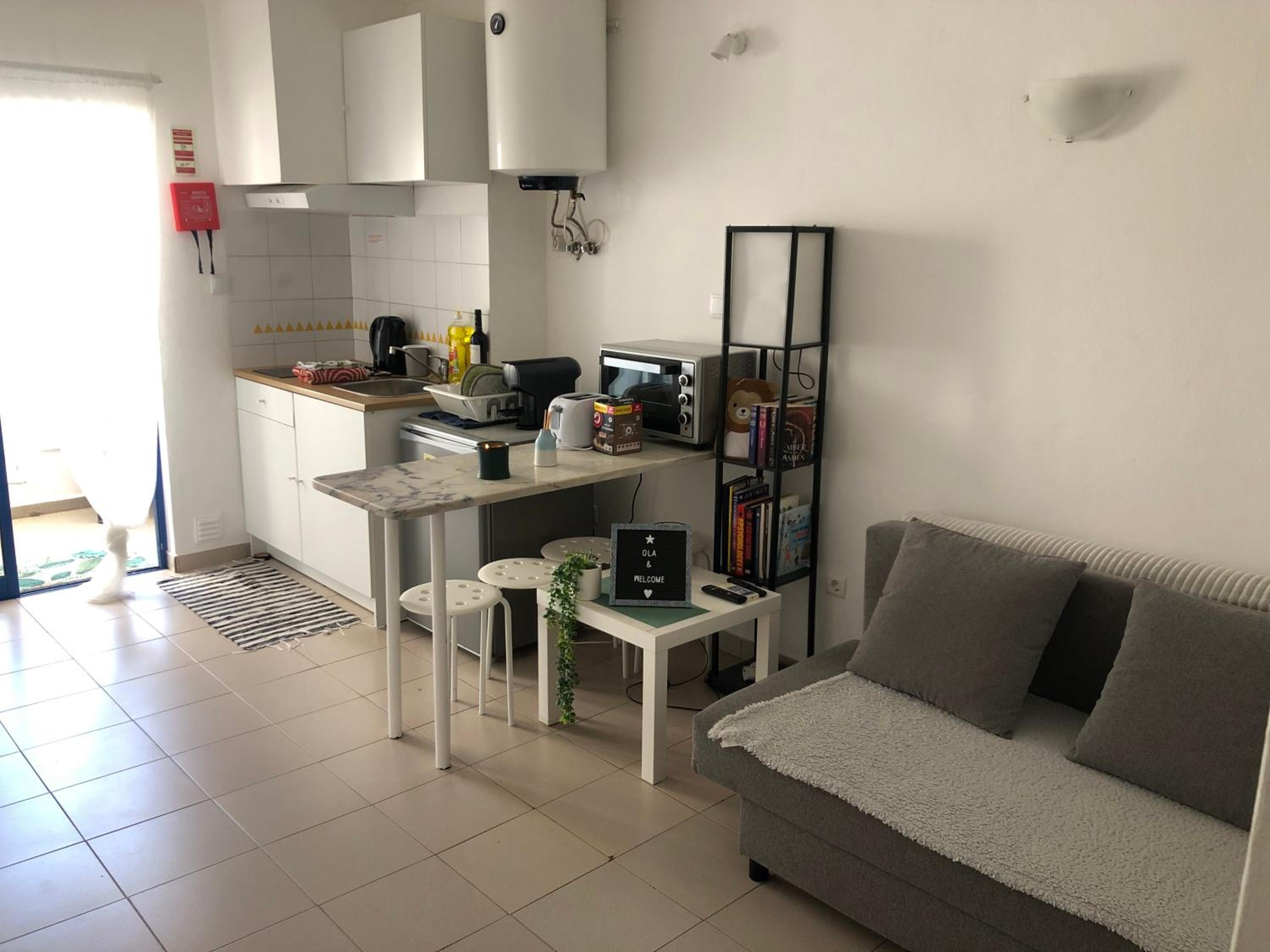 One-Bedroom Apartment - Photo 12