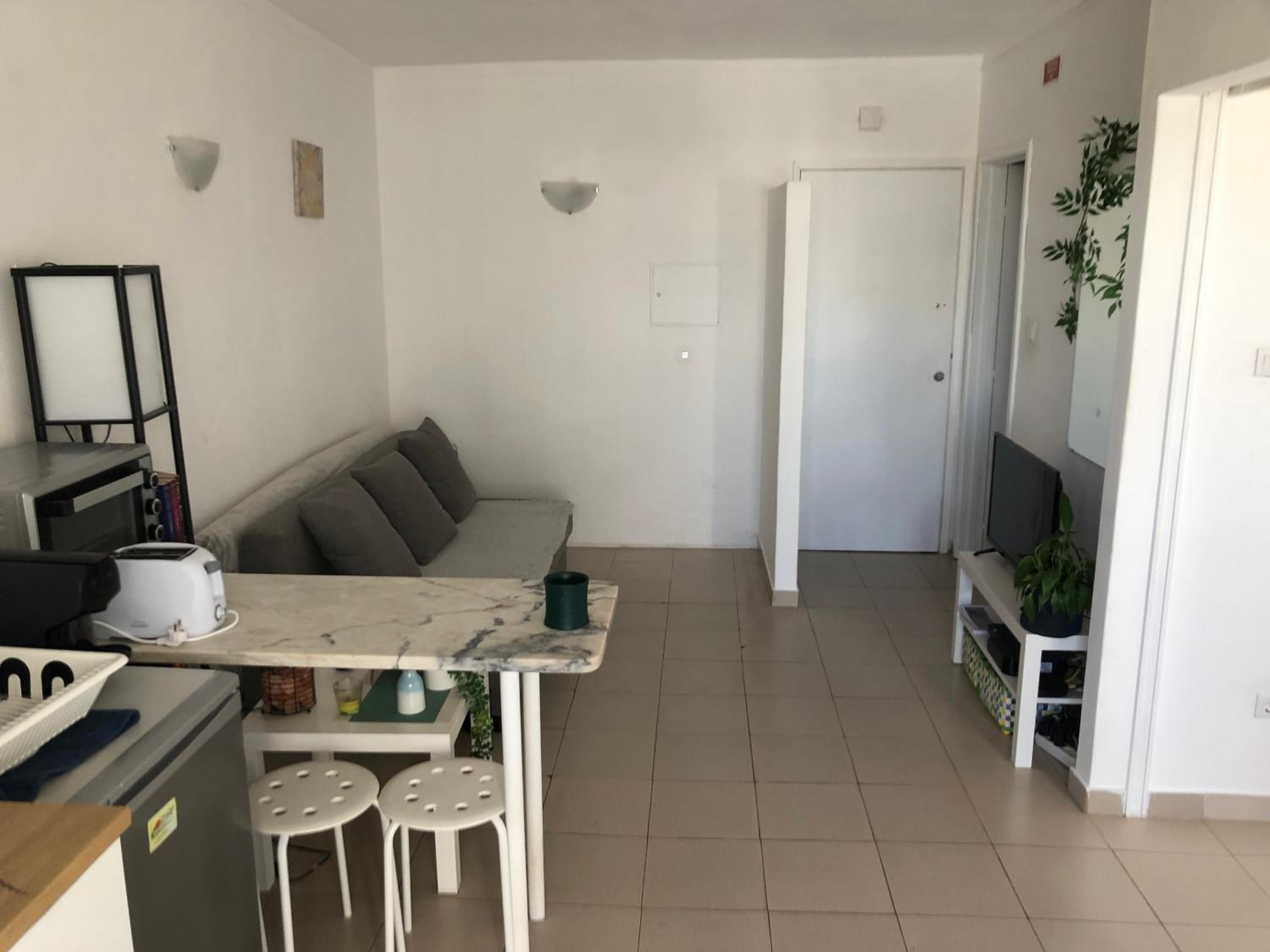 One-Bedroom Apartment - Photo 13