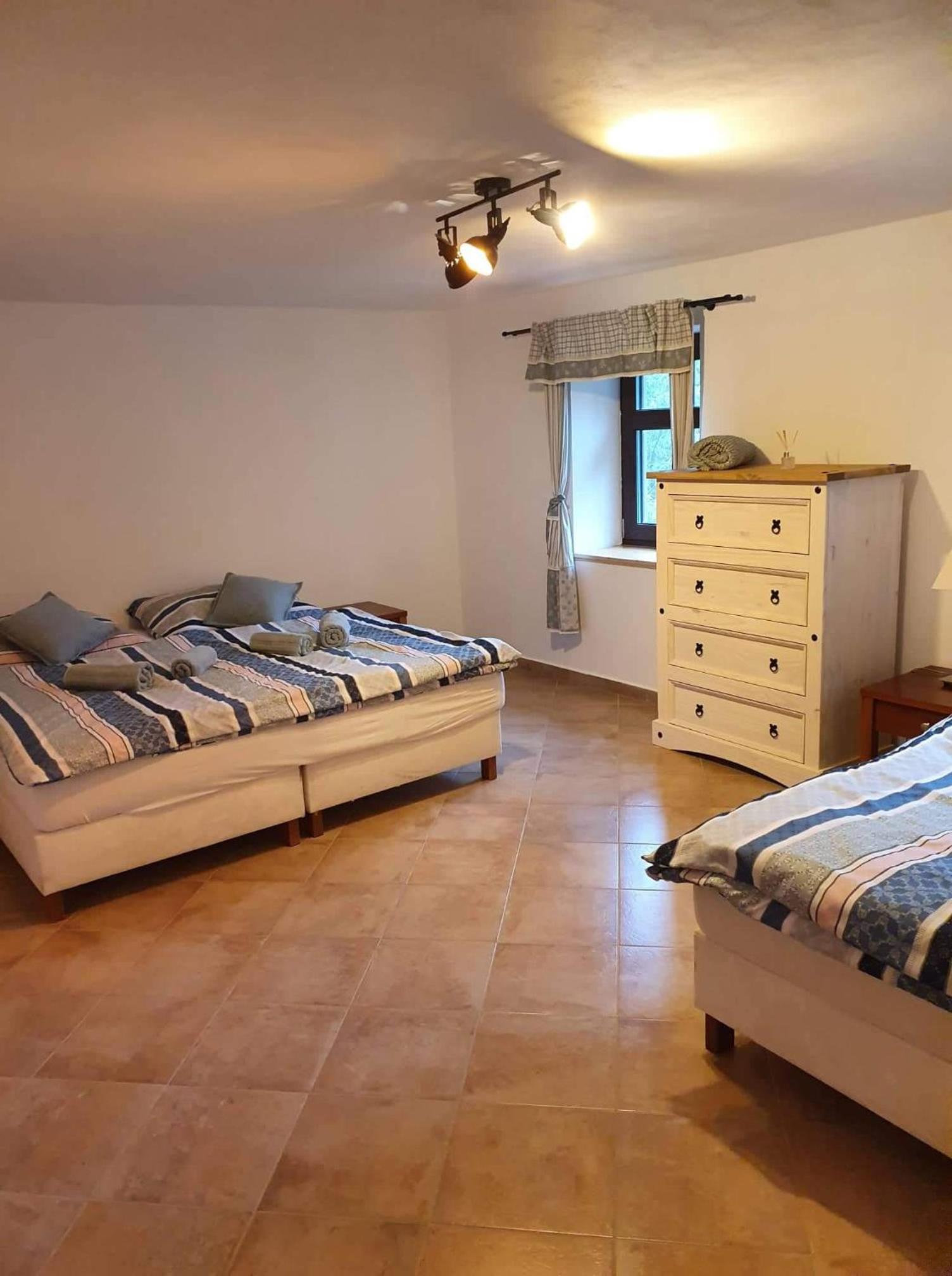 Quadruple Room with Private External Bathroom photo 2