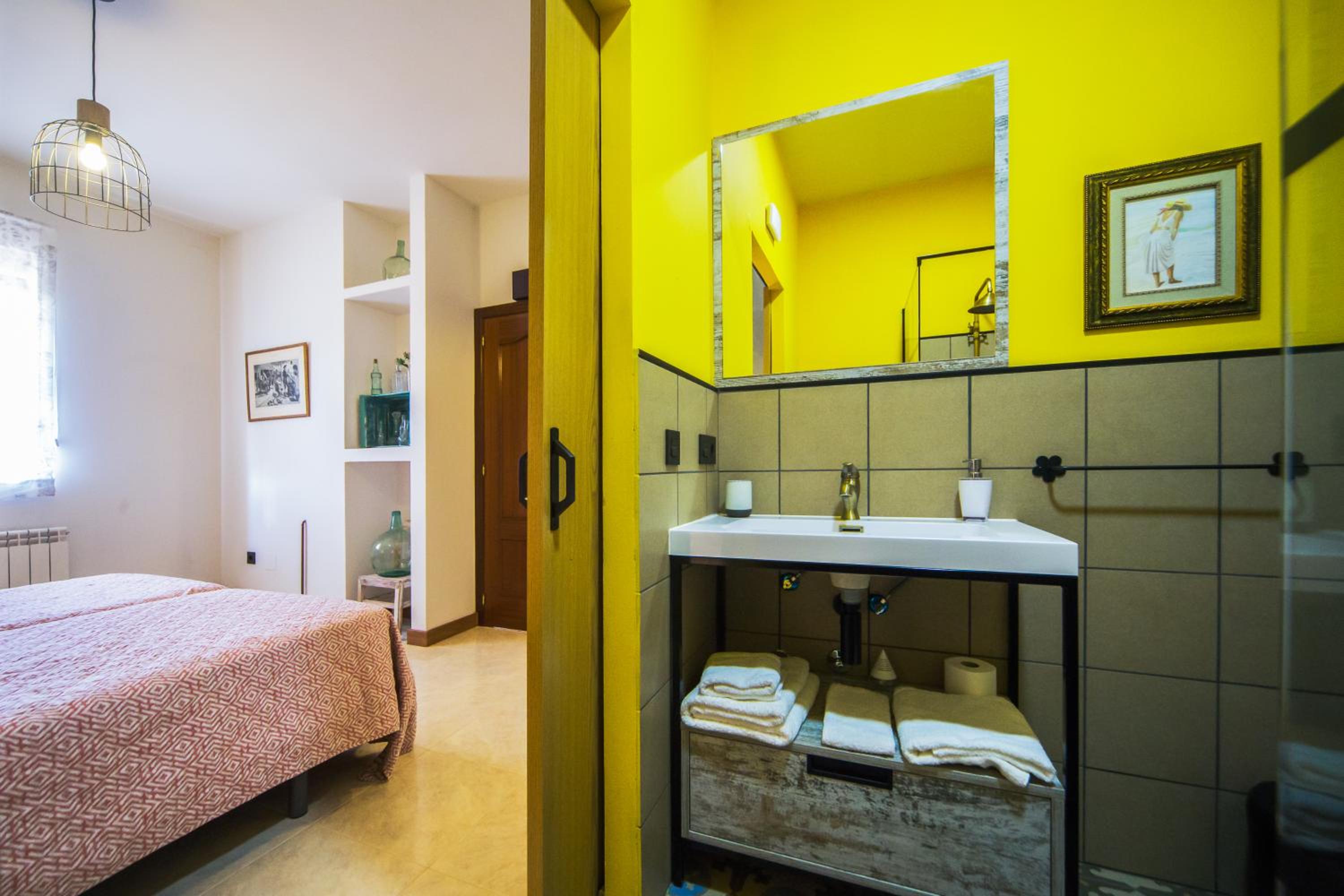 Twin Room - Photo 10
