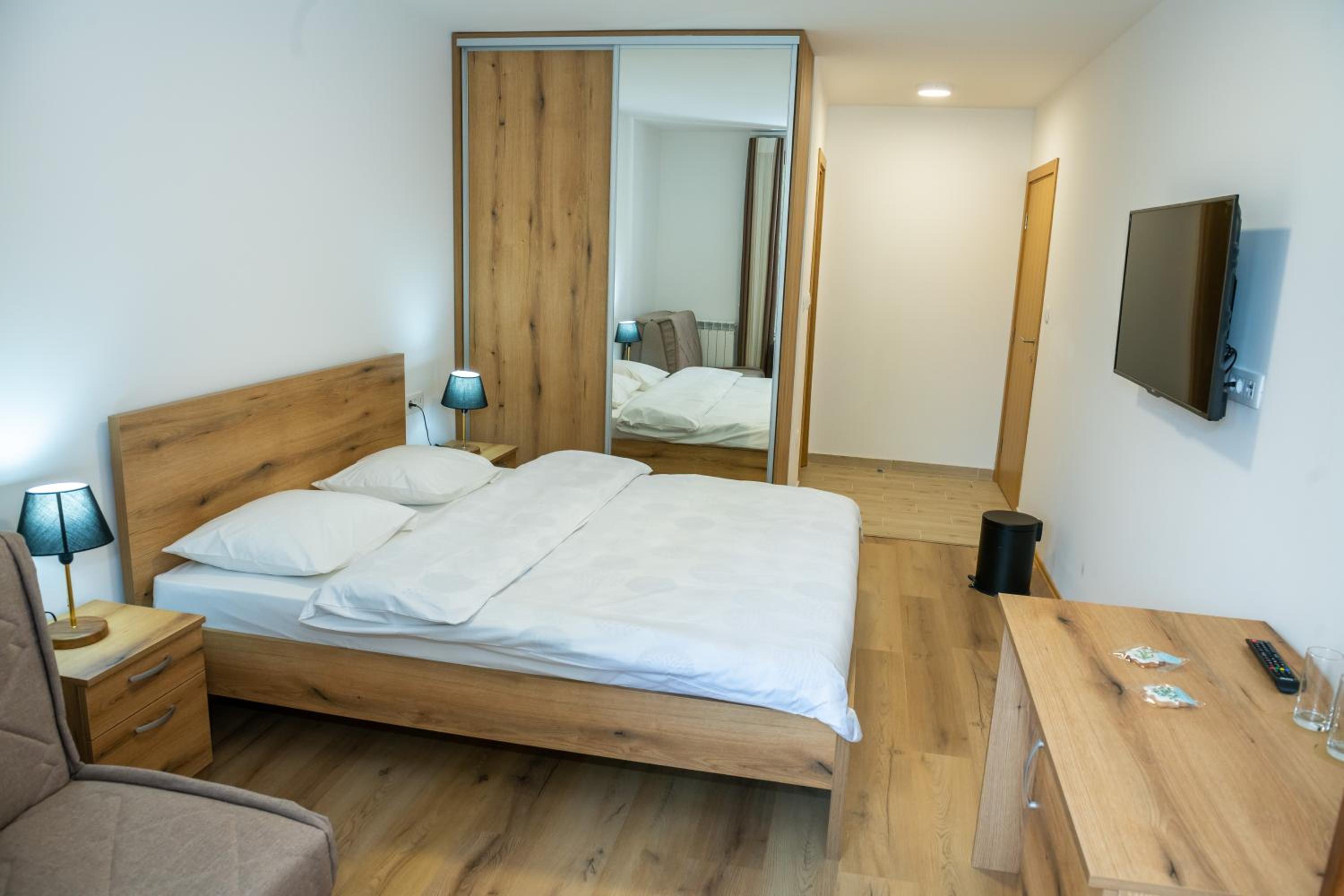 Deluxe Double Room with Balcony photo 1