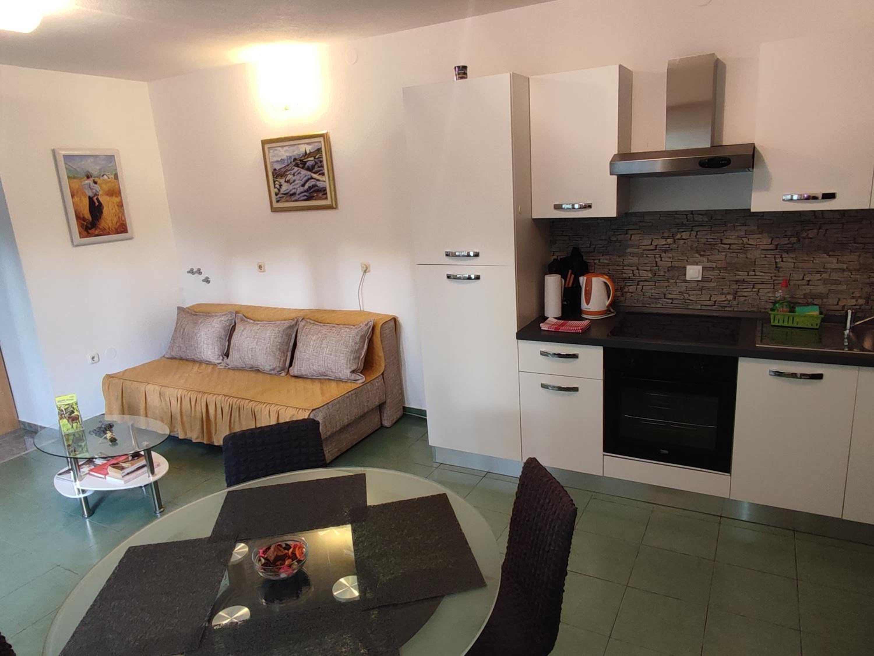 One-Bedroom Apartment - Photo 9