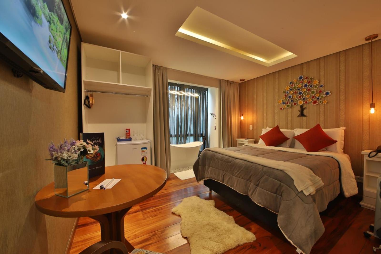 Deluxe Double Room with Balcony photo 3