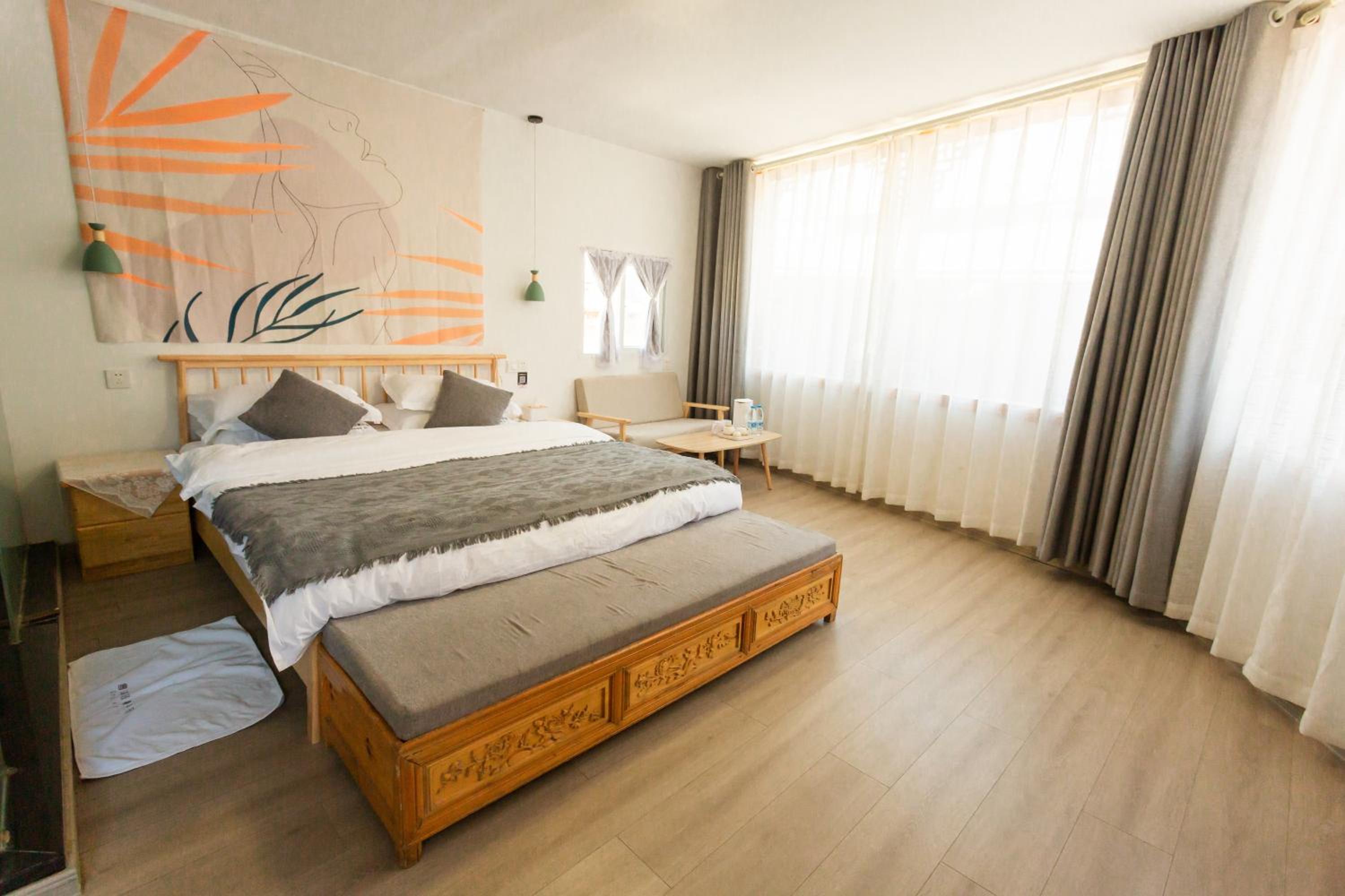 Queen Room with Garden View