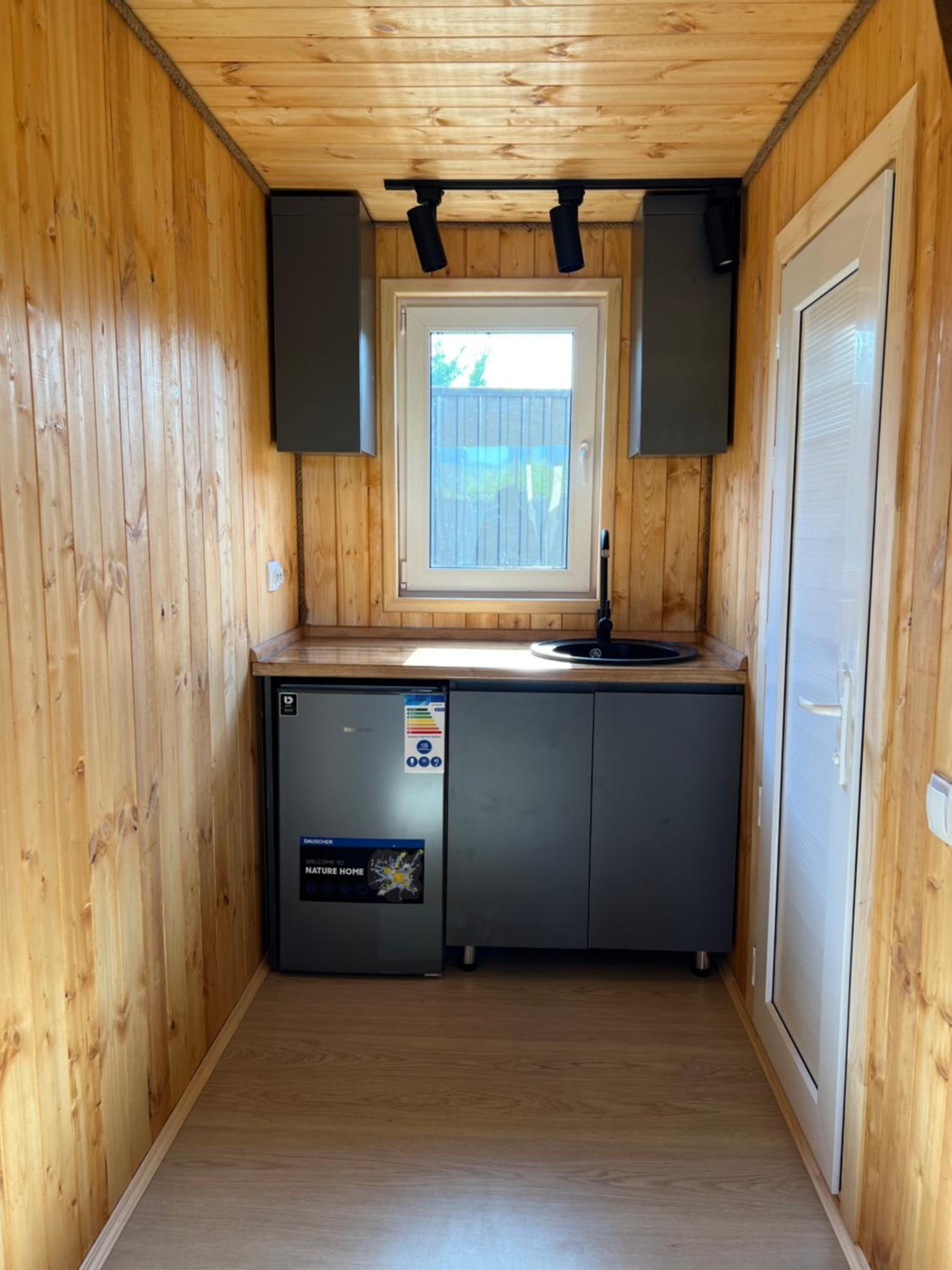 One-Bedroom House photo 2
