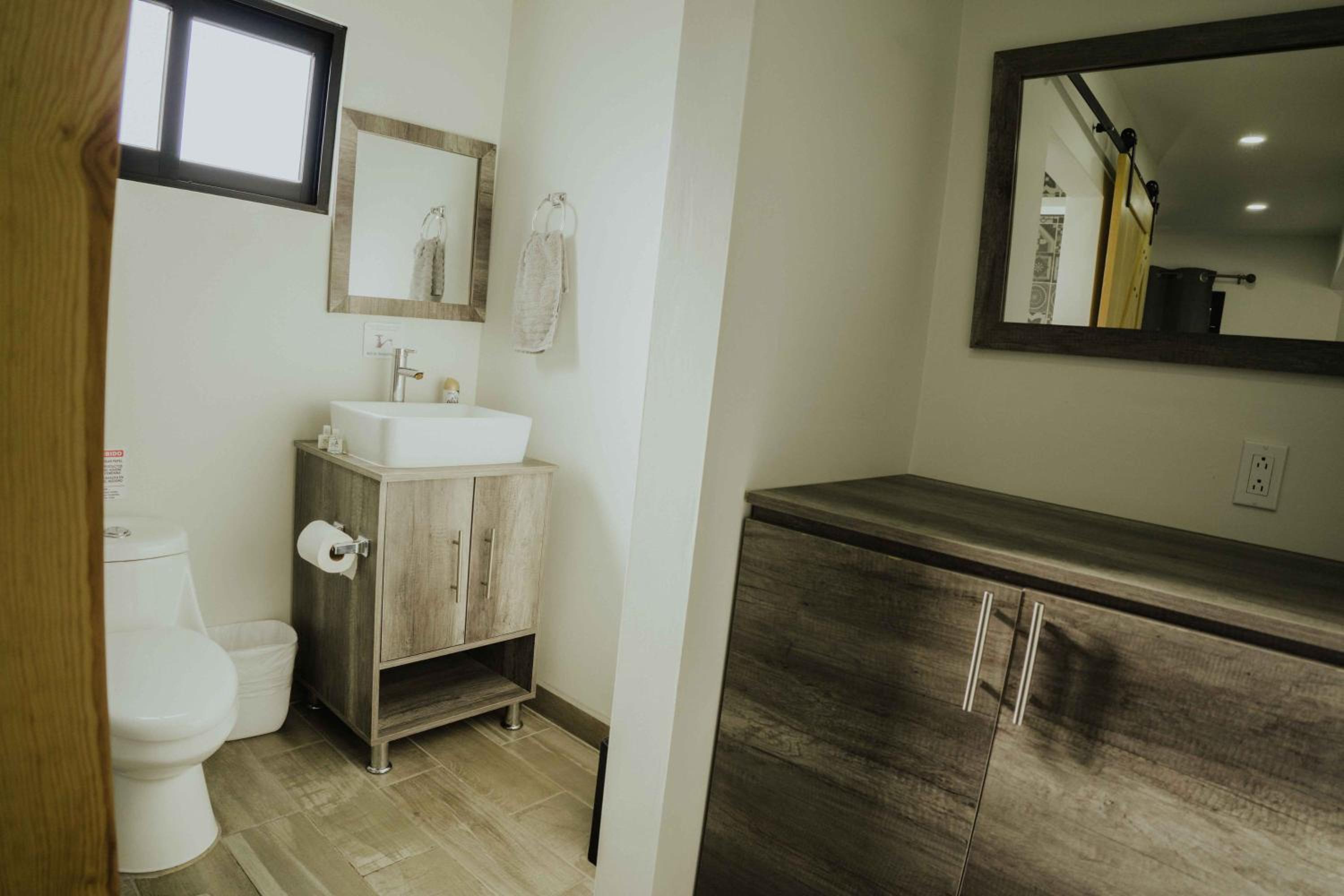 One-Bedroom House - Photo 15