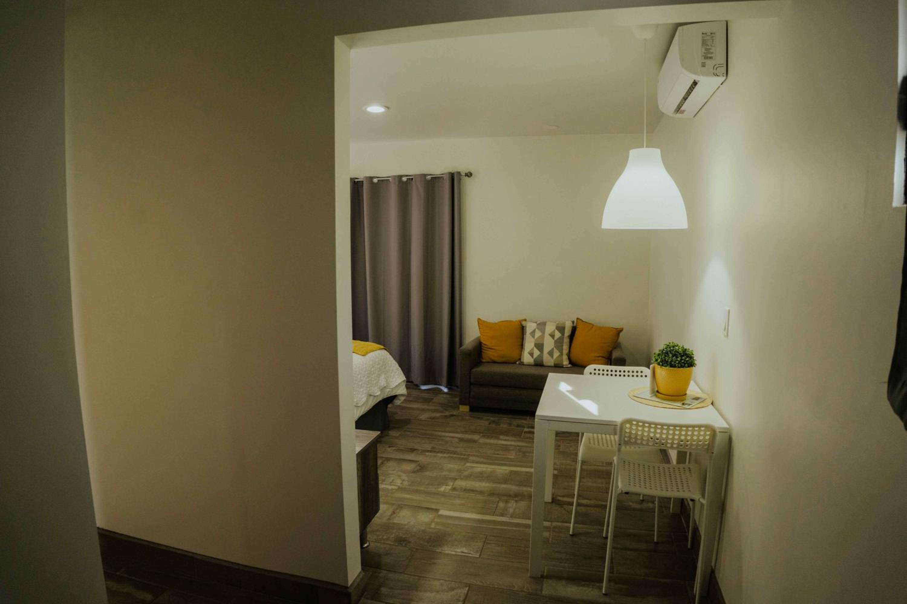 One-Bedroom House - Photo 2