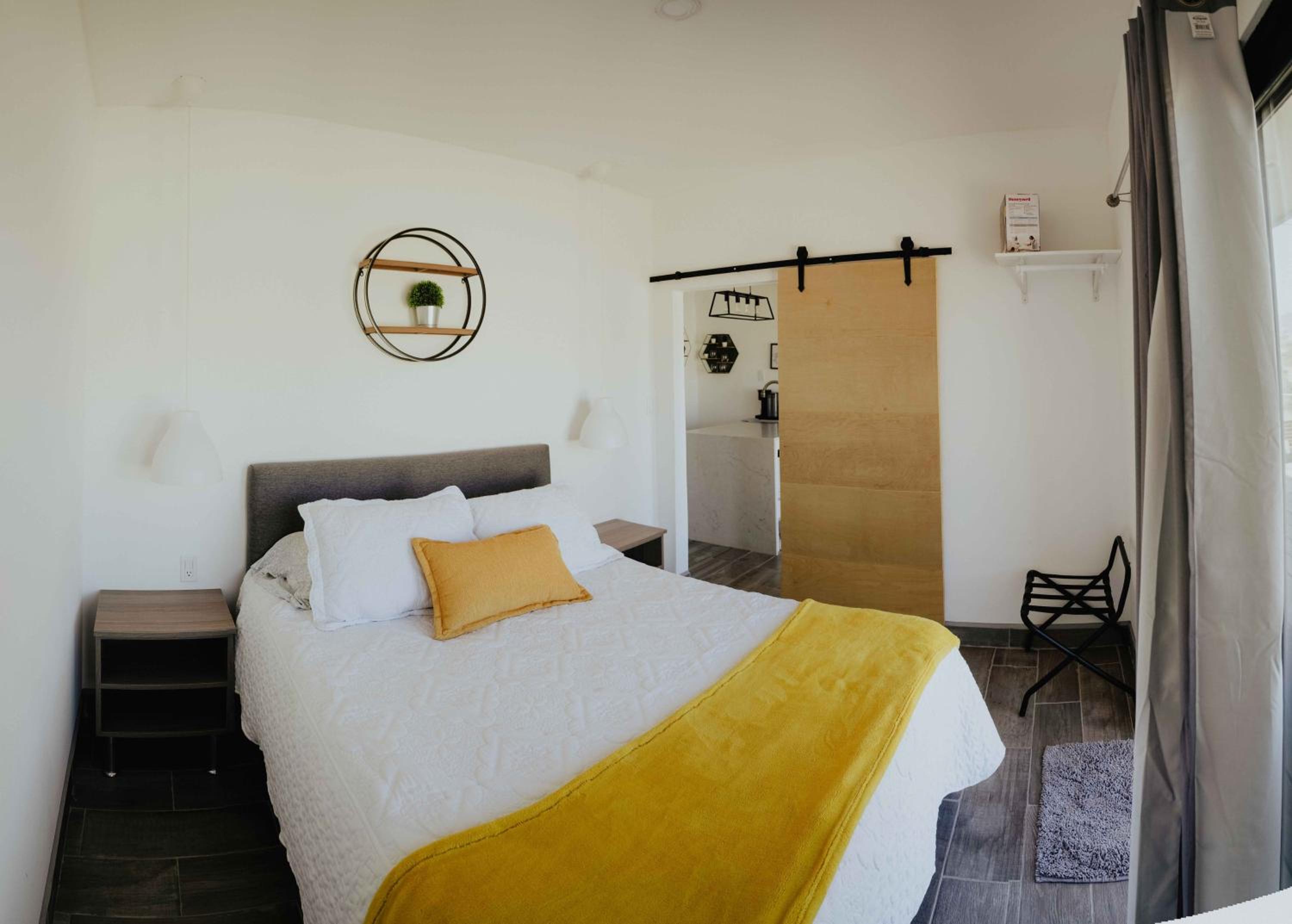 Two-Bedroom House - Photo 1