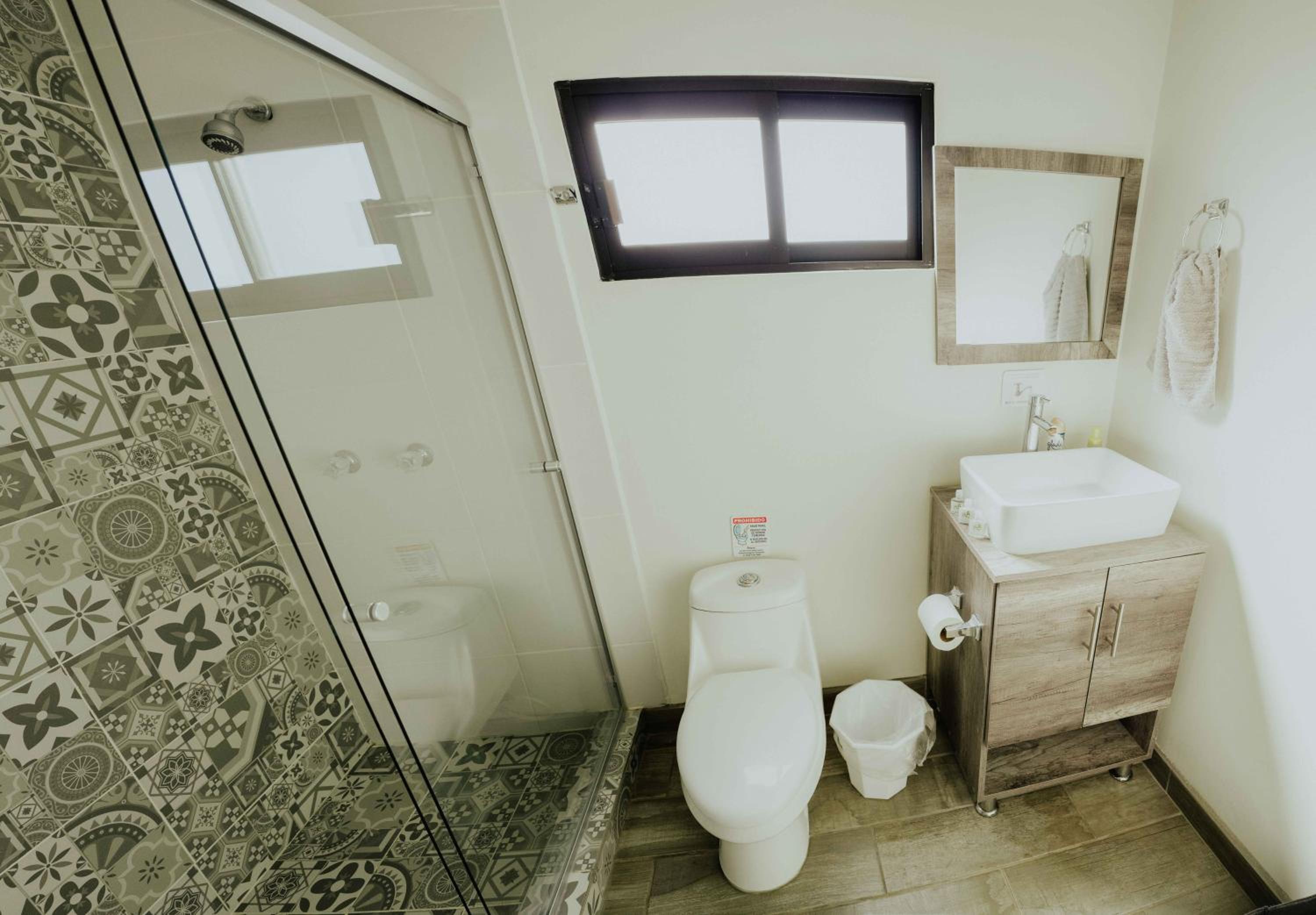 One-Bedroom House - Photo 16