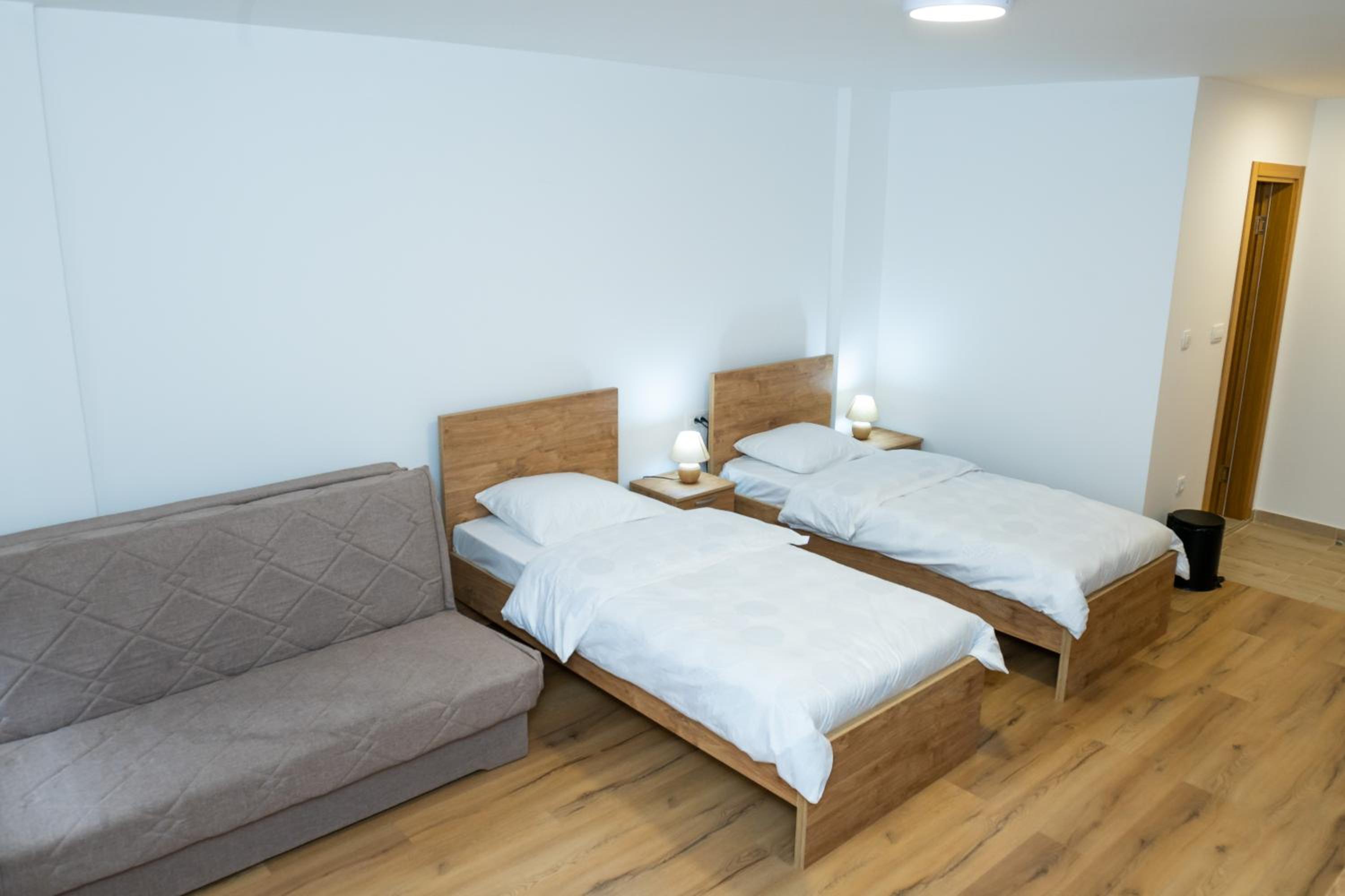 Deluxe Double or Twin Room with City View photo 2