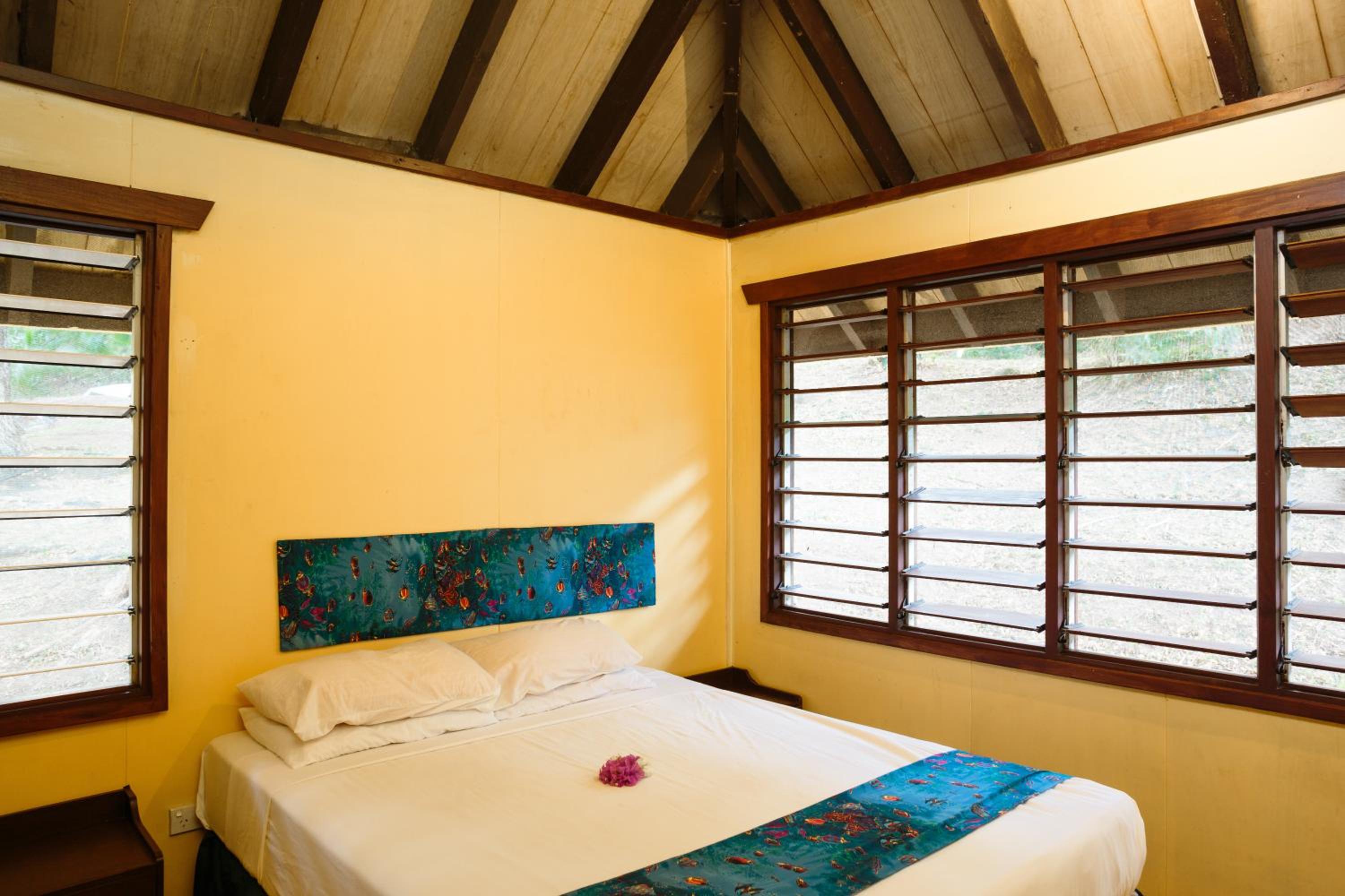 Two Bedroom Beachfront Bungalow photo 2