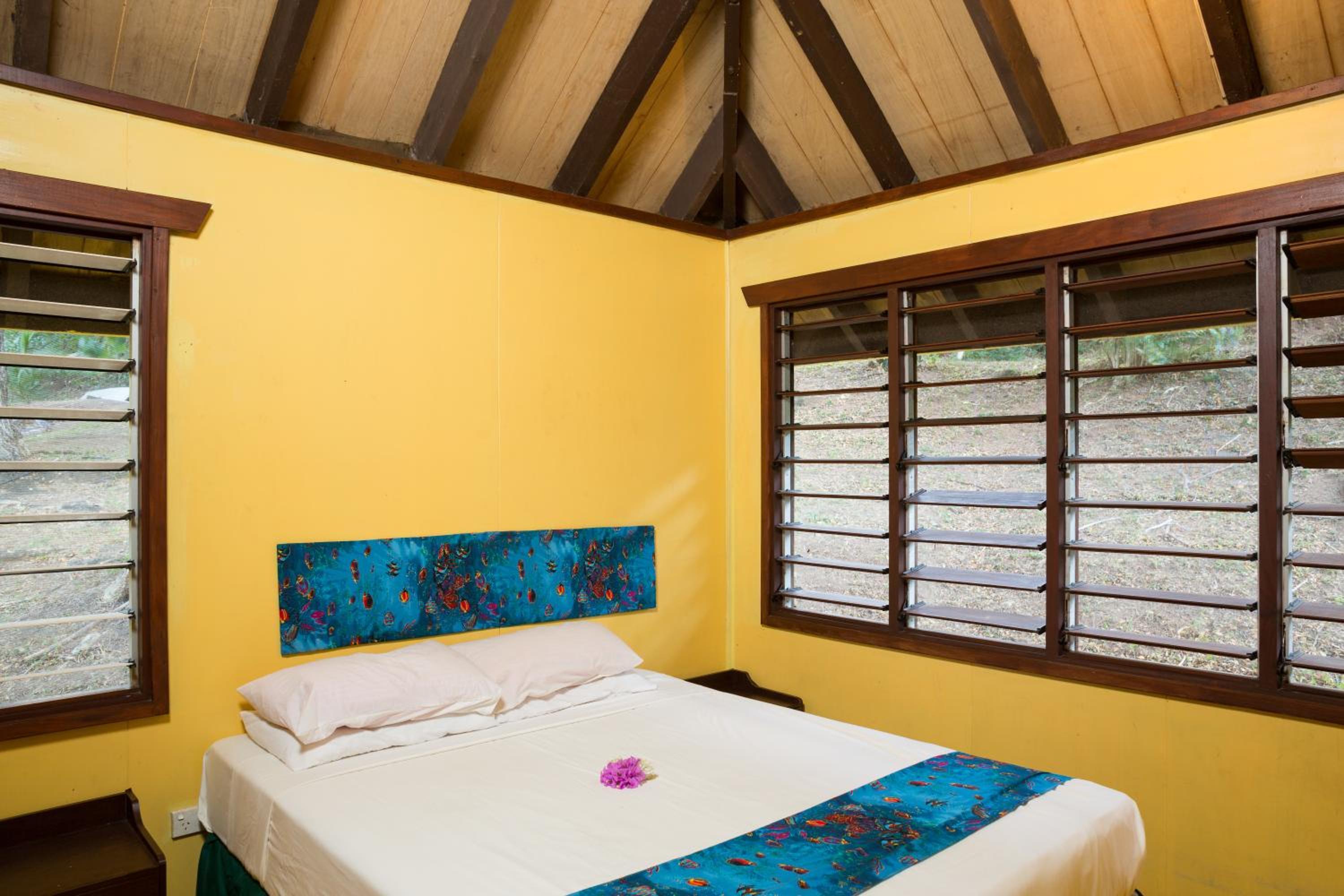 Two Bedroom Beachfront Bungalow photo 3