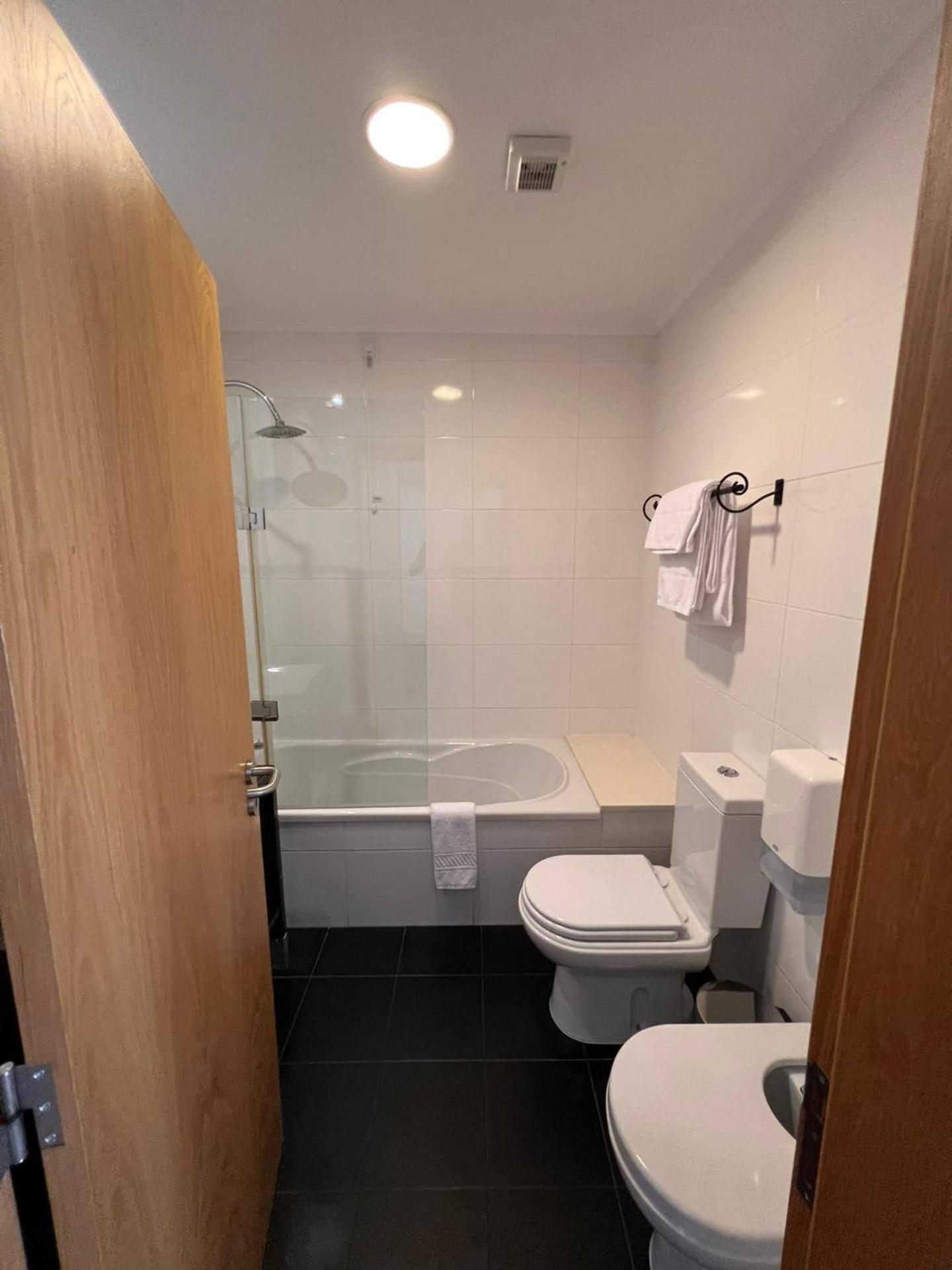 Double or Twin Room with Balcony - Photo 11