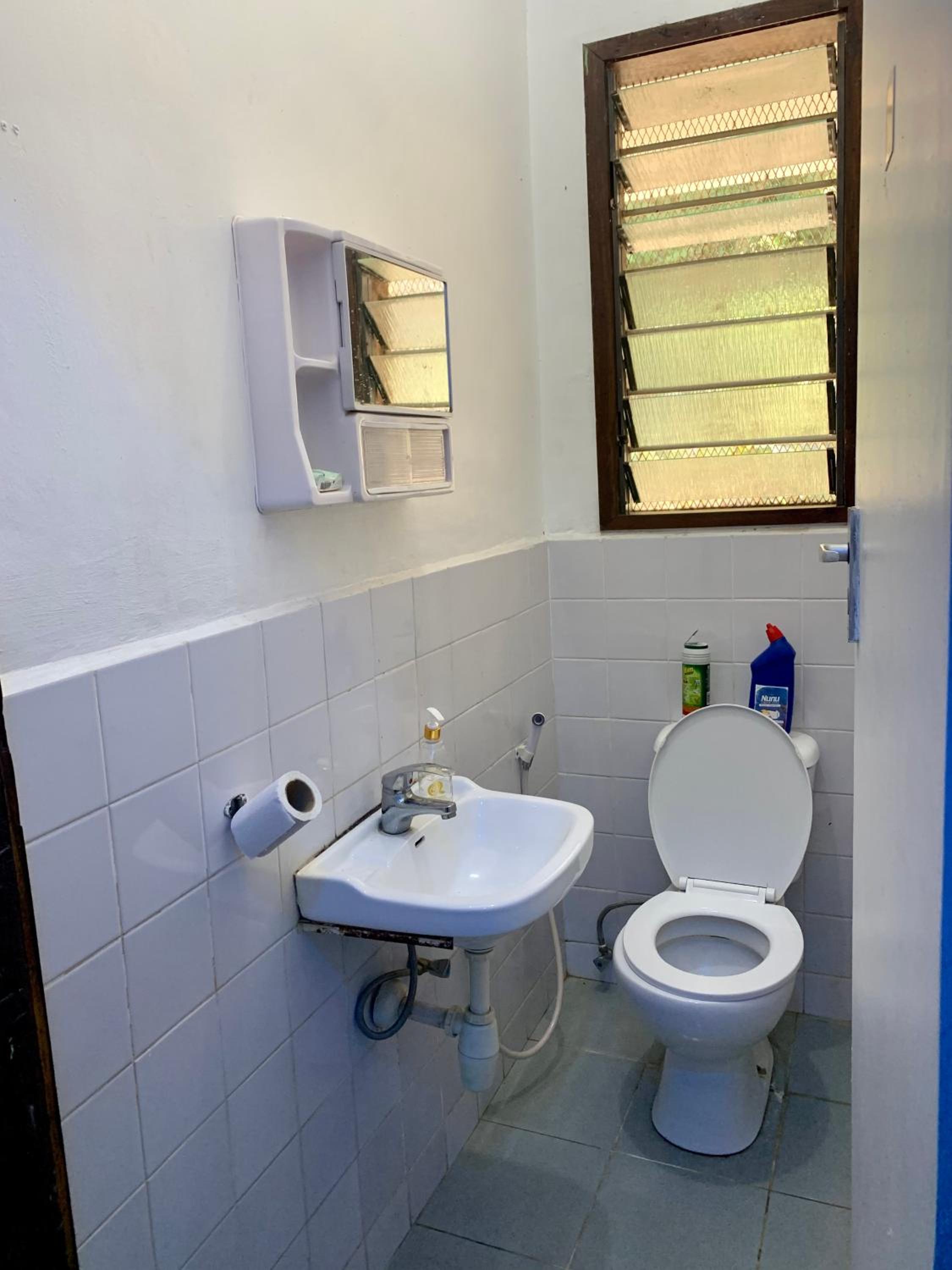 Double Room with Shared Bathroom photo 3