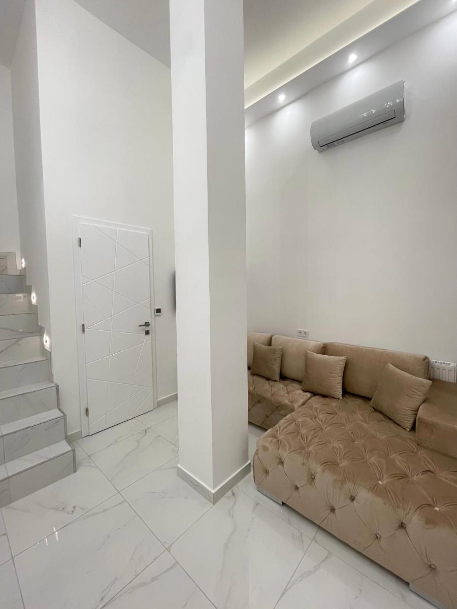 One-Bedroom Apartment - Photo 11