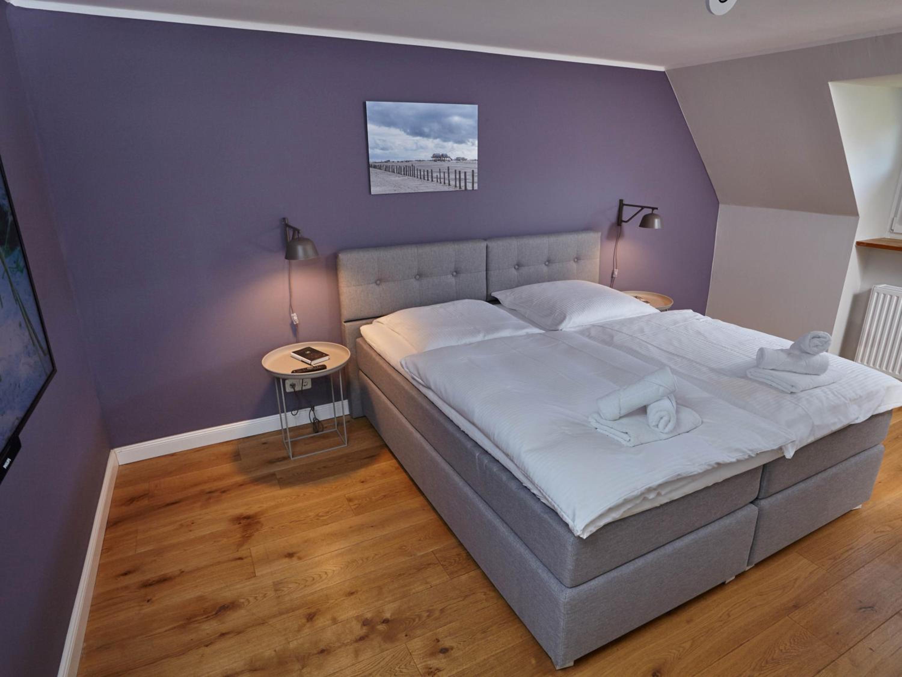 Three-Bedroom House thumbnail 5