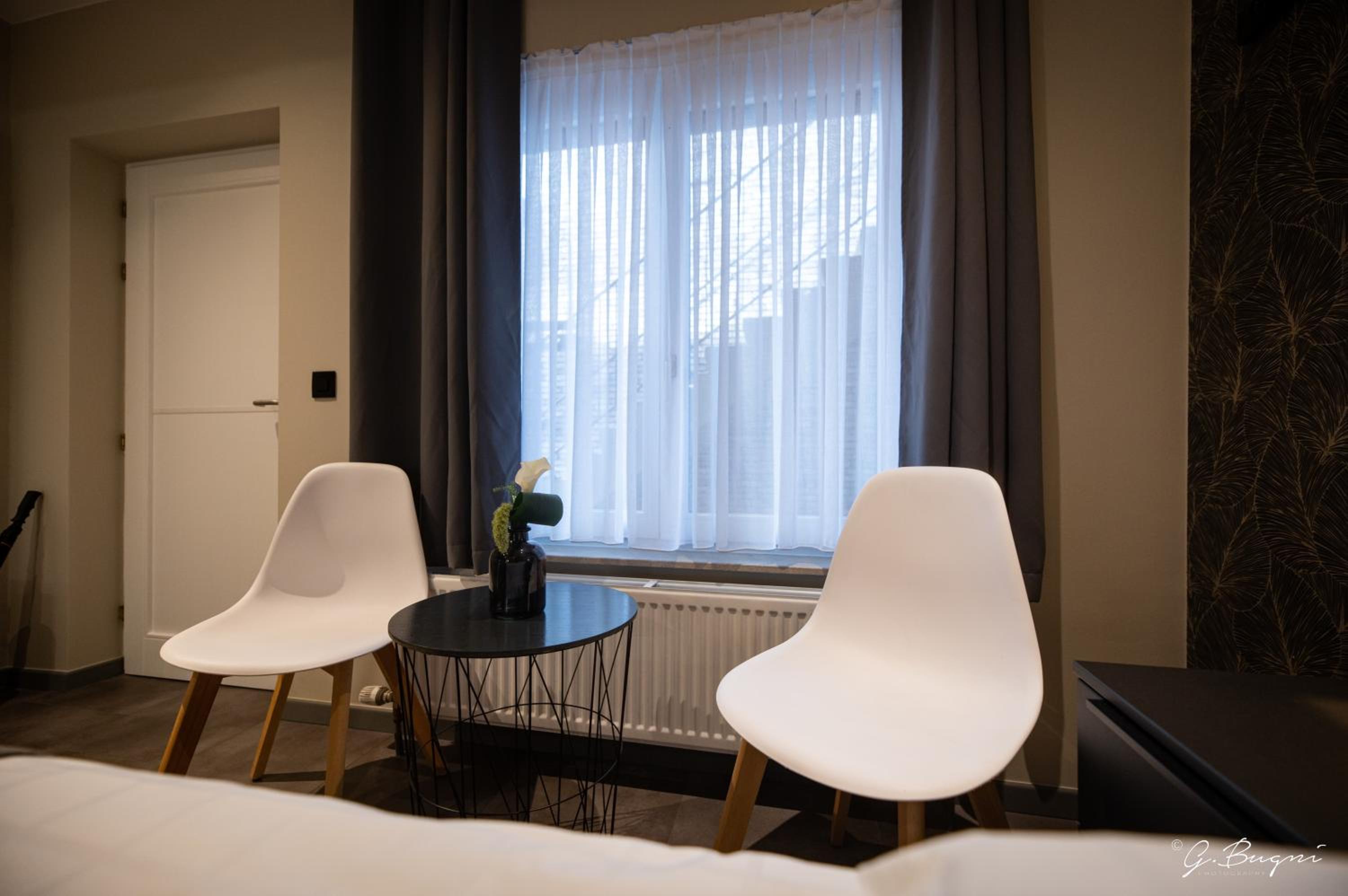 Standard King Room photo 1