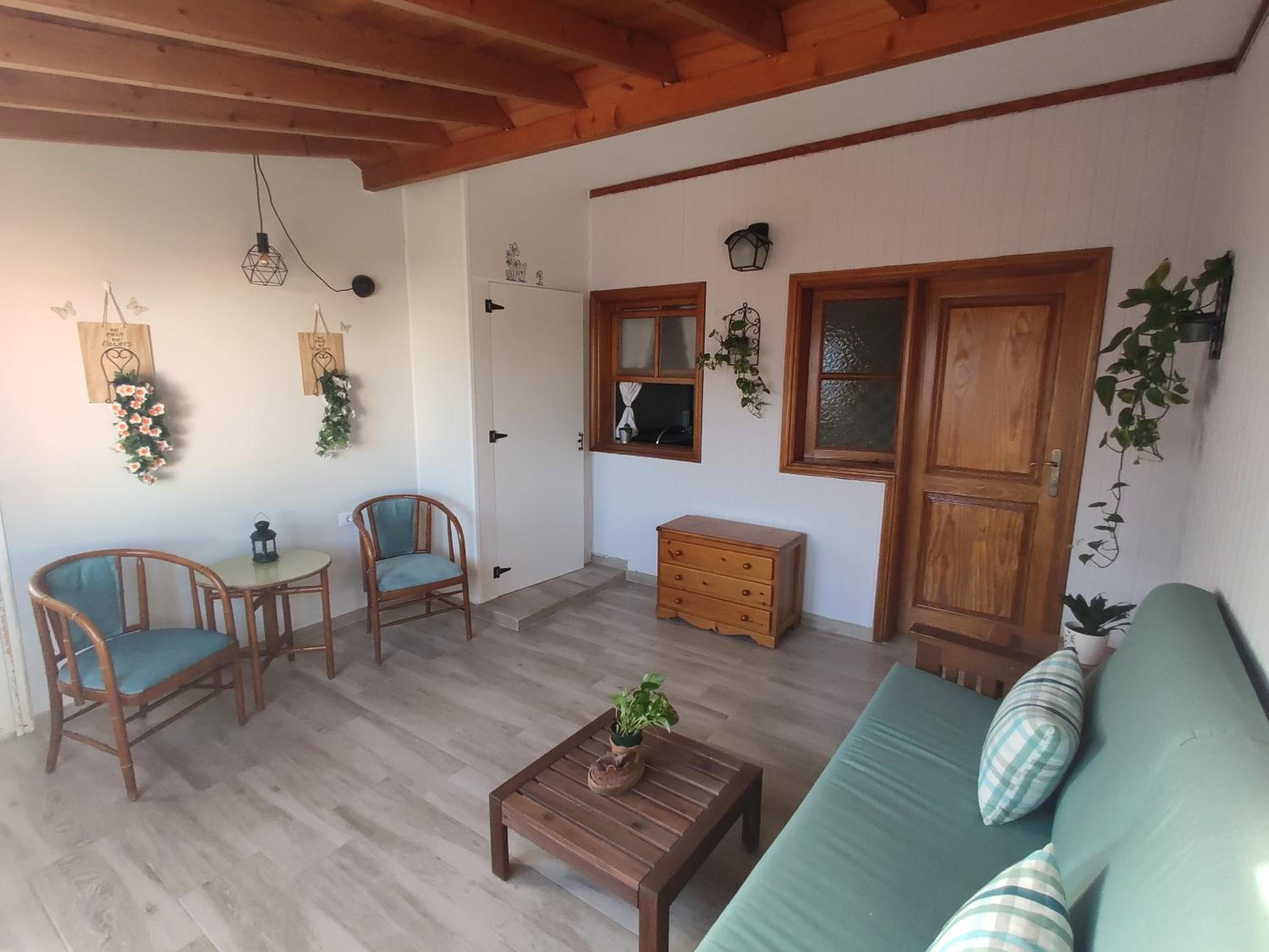 Two-Bedroom Deluxe Apartment with Balcony photo 3