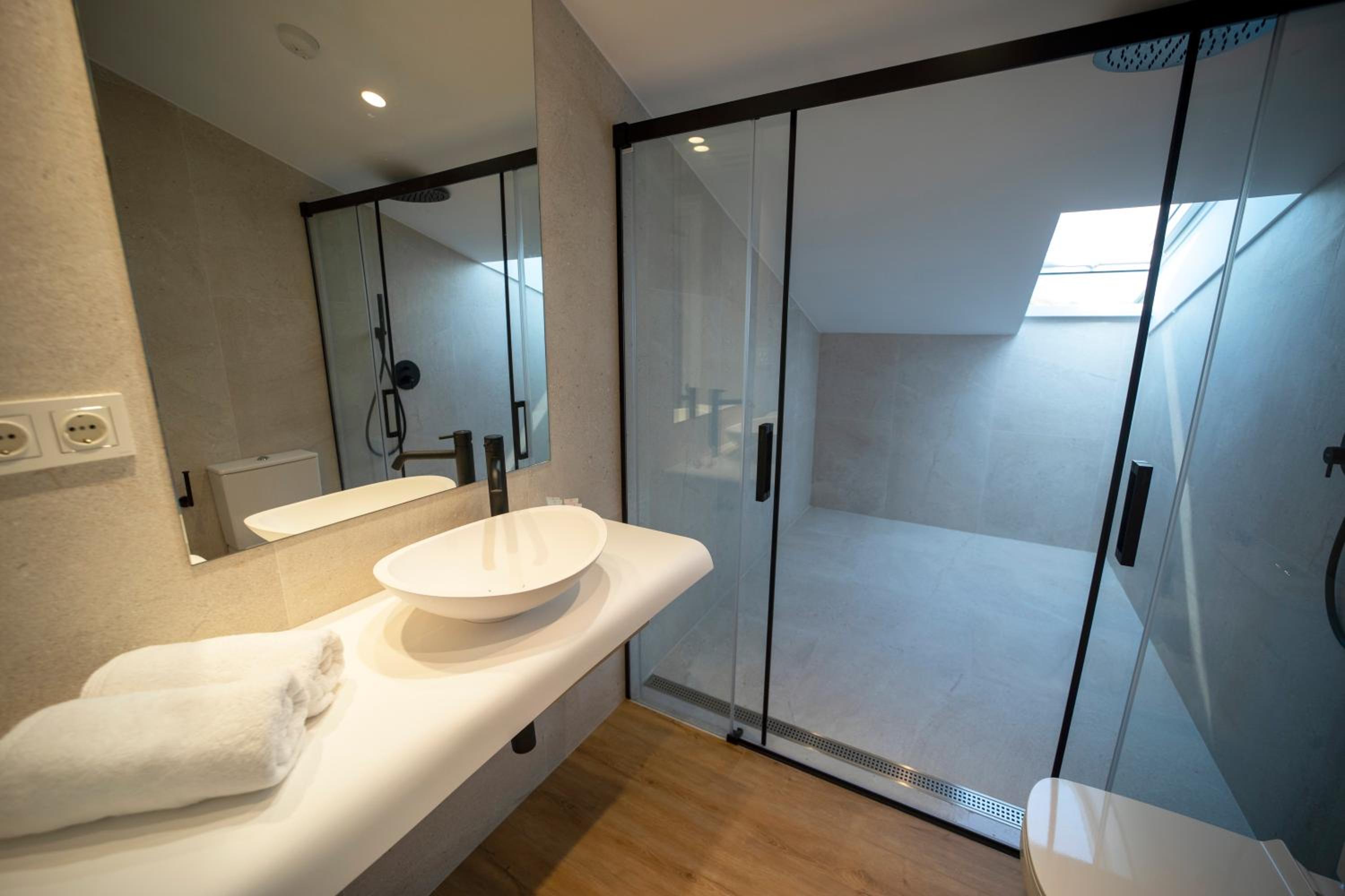 Suite with Sea View - Photo 7
