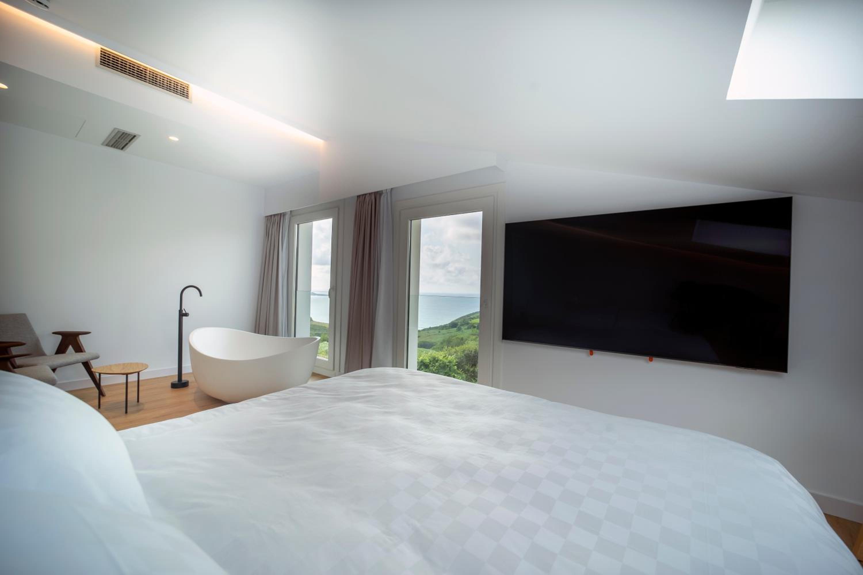 Suite with Sea View - Photo 1