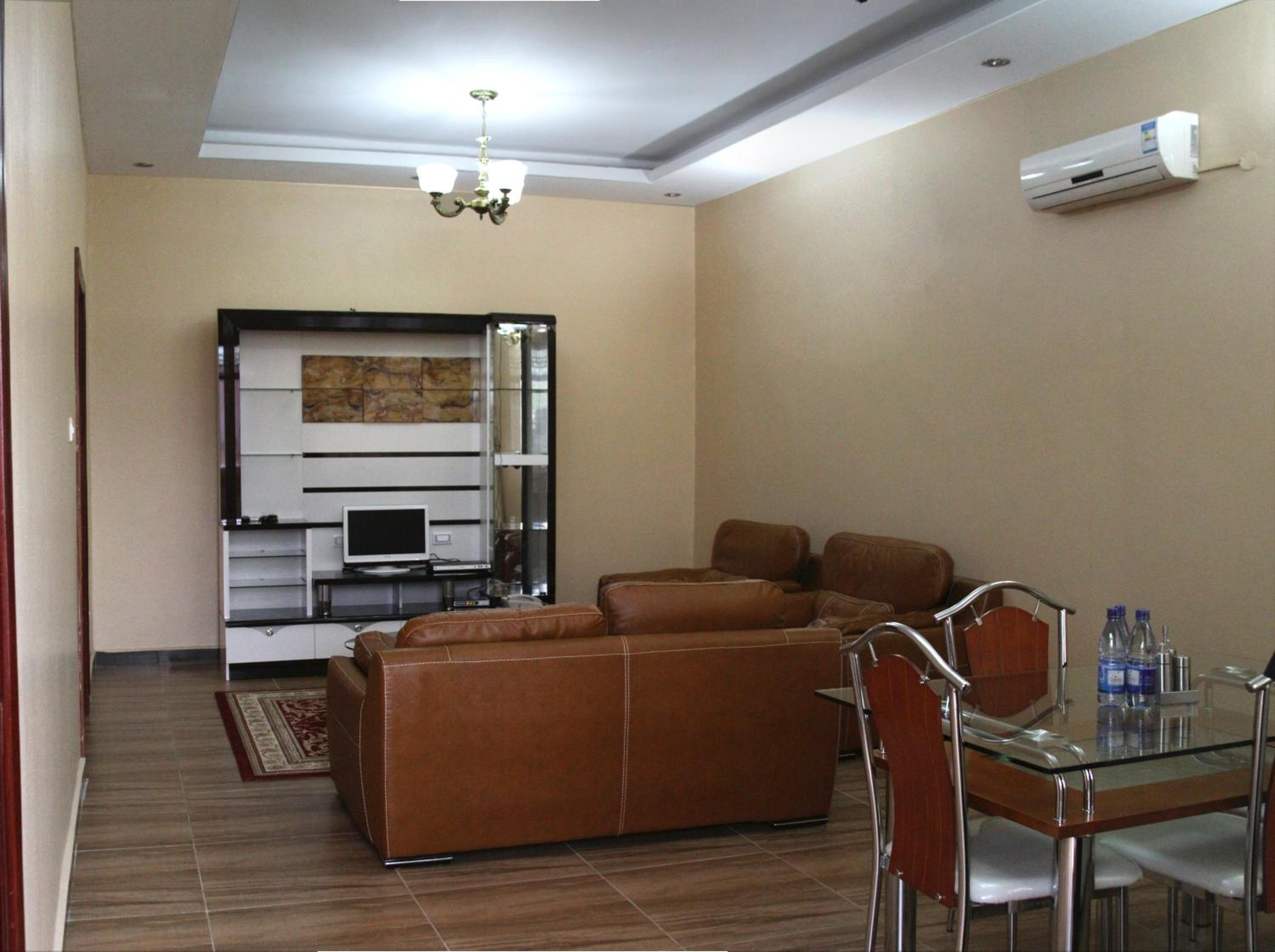 Three-Bedroom Apartment photo 2