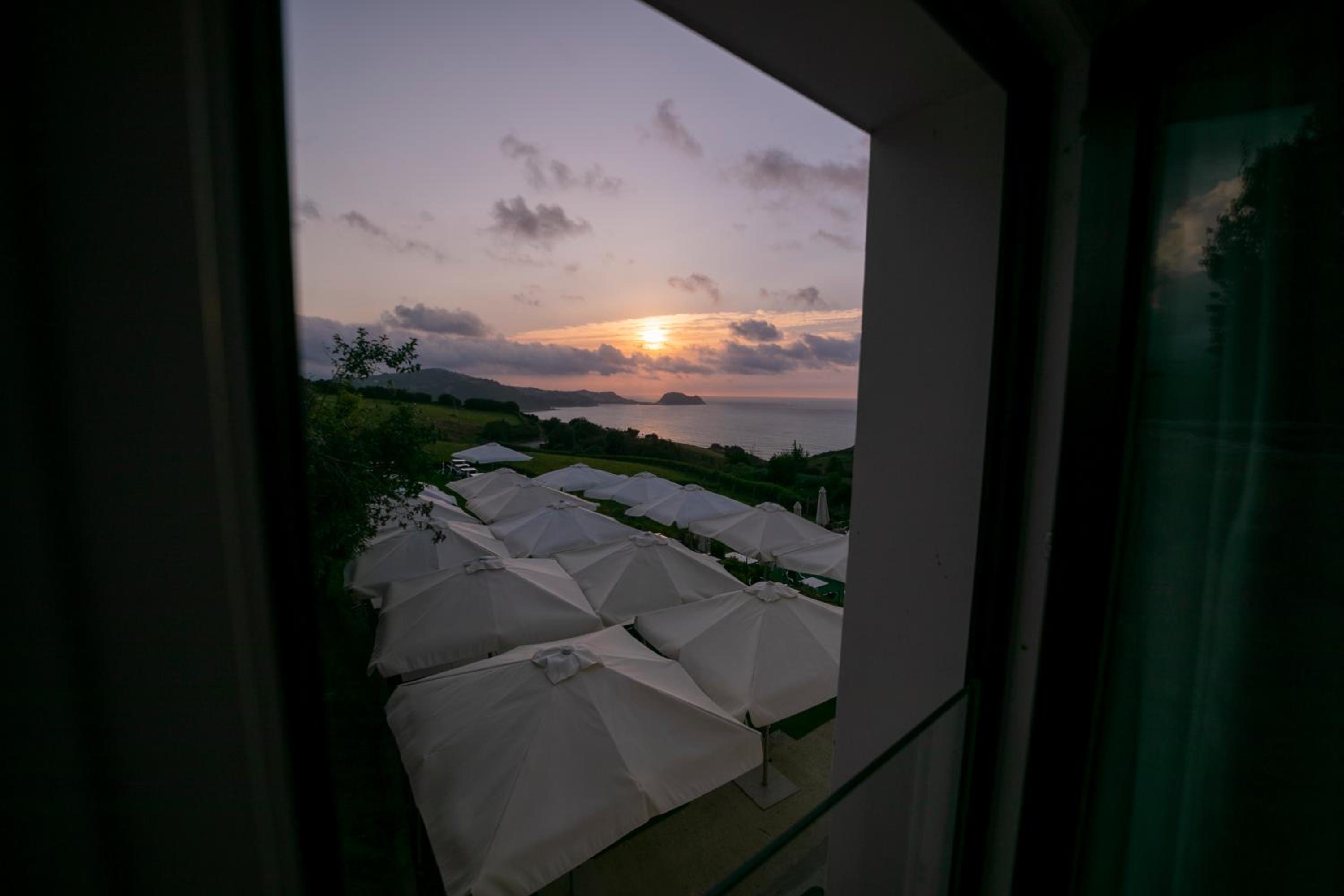 Double Room with Sea View - Photo 8