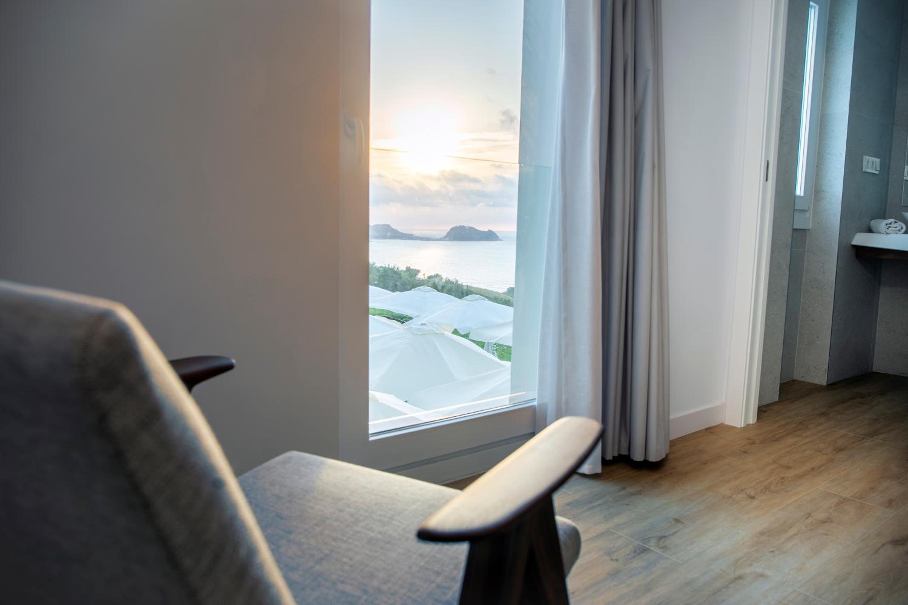 Double Room with Sea View - Photo 5