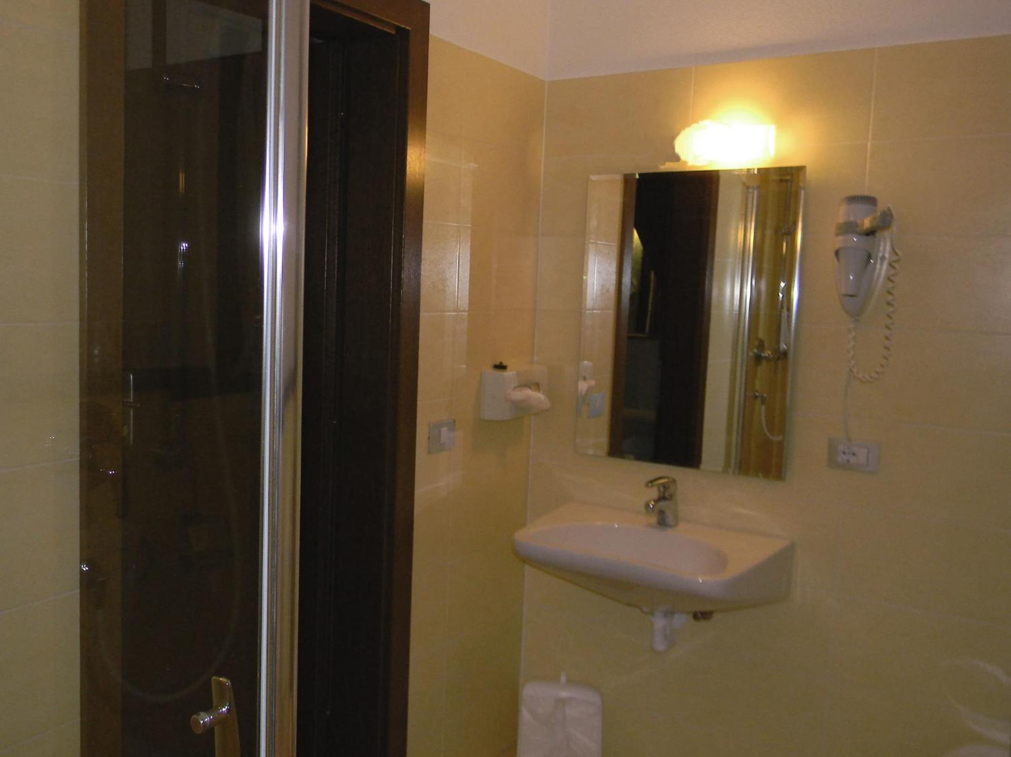 Standard Triple Room photo 2
