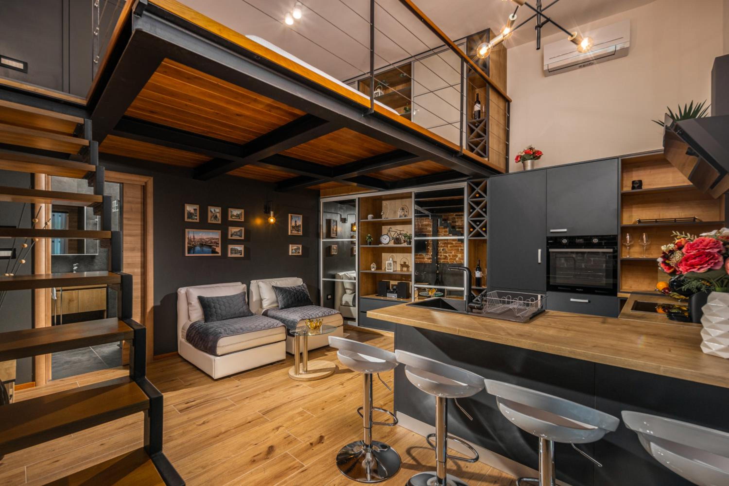 Deluxe King Studio