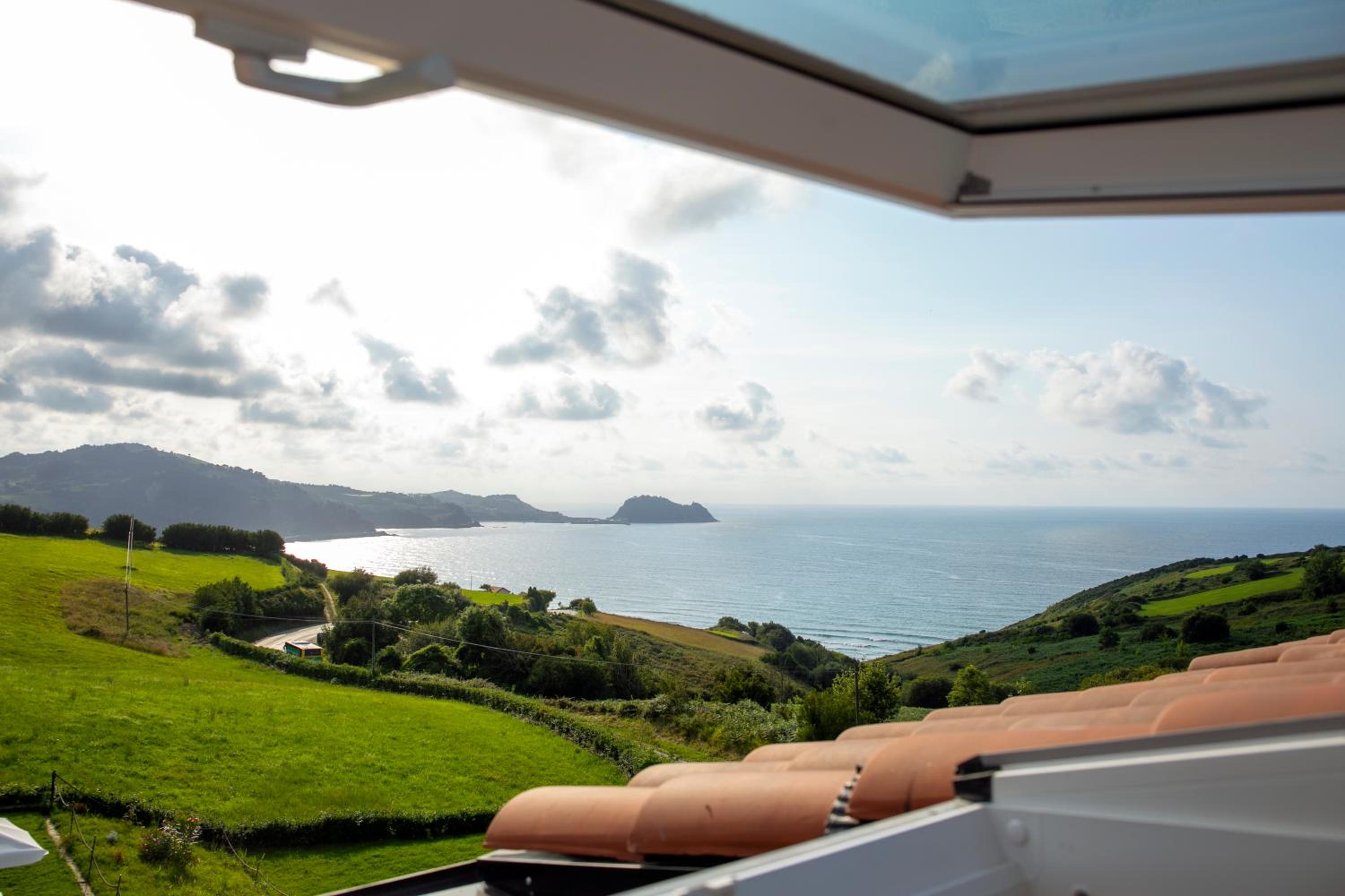 Deluxe Double Room with Sea View - Photo 9