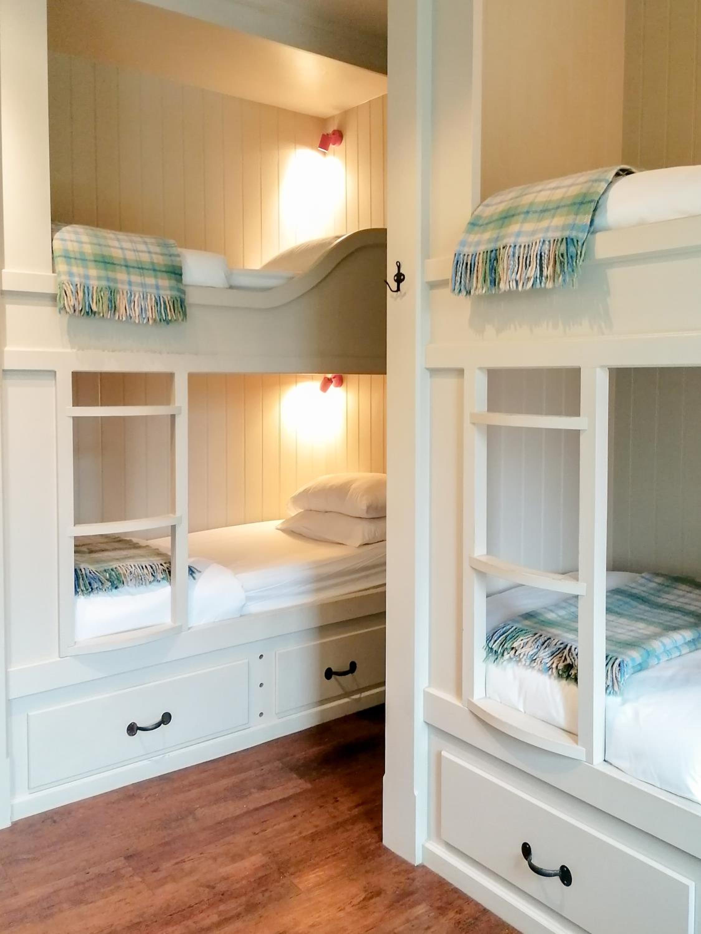 Bed in 6-Bed Female Dormitory Room photo 1
