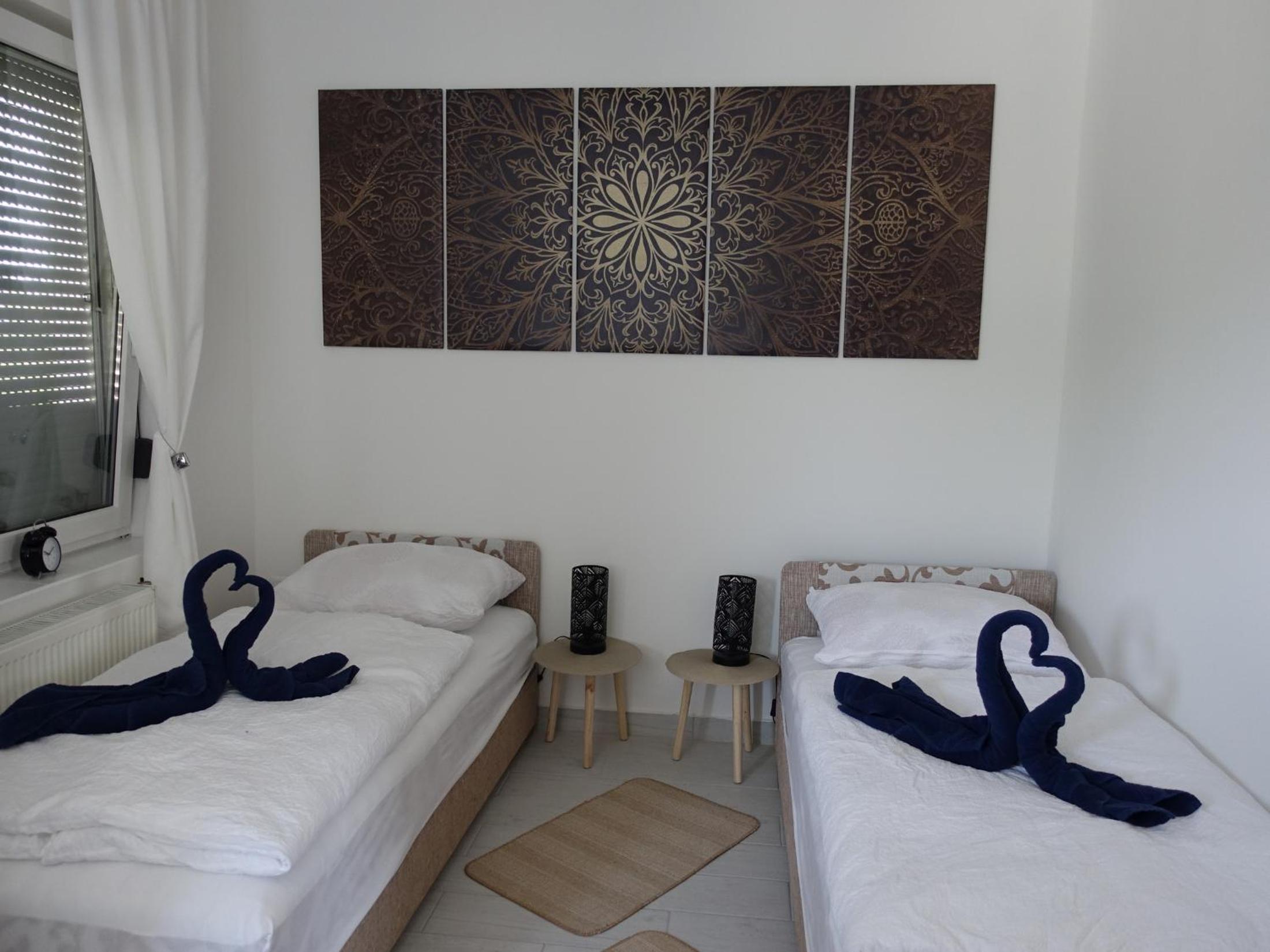 Triple Room with Private Bathroom photo 2