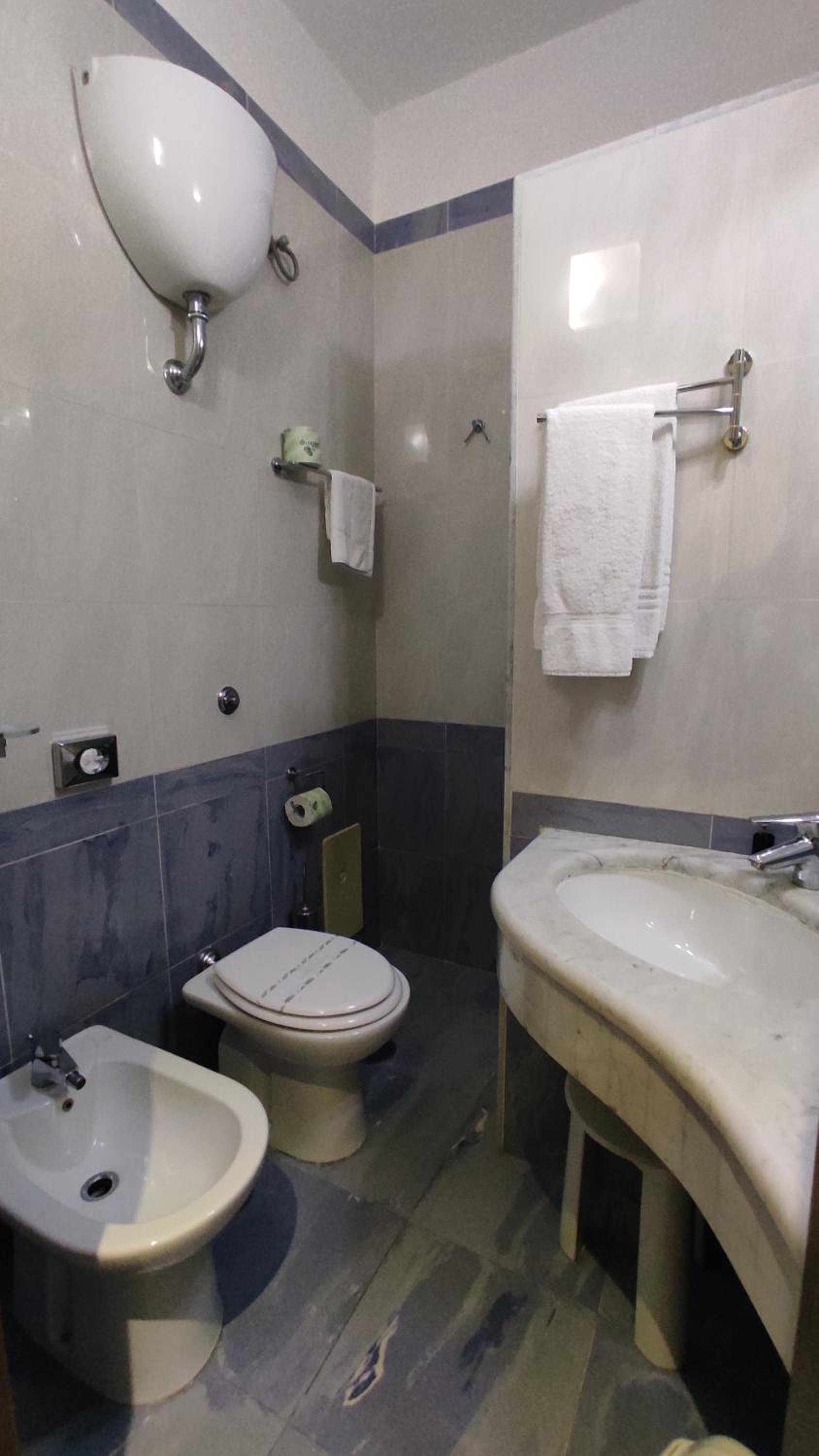 Standard Triple Room - Photo 7