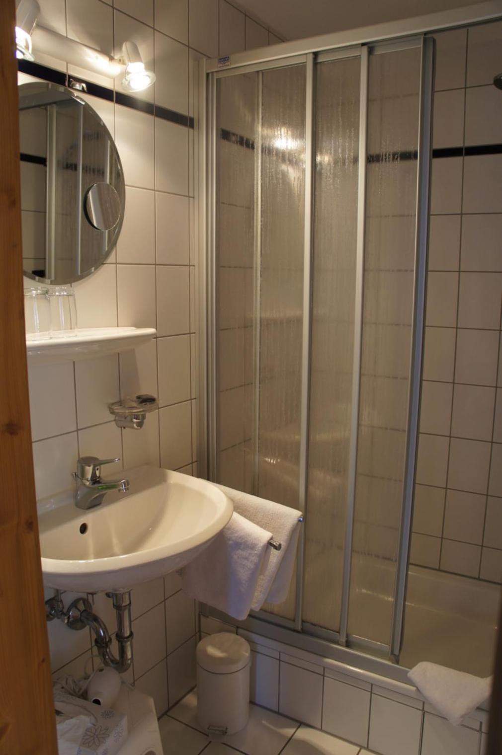 Queen Room - Photo 5