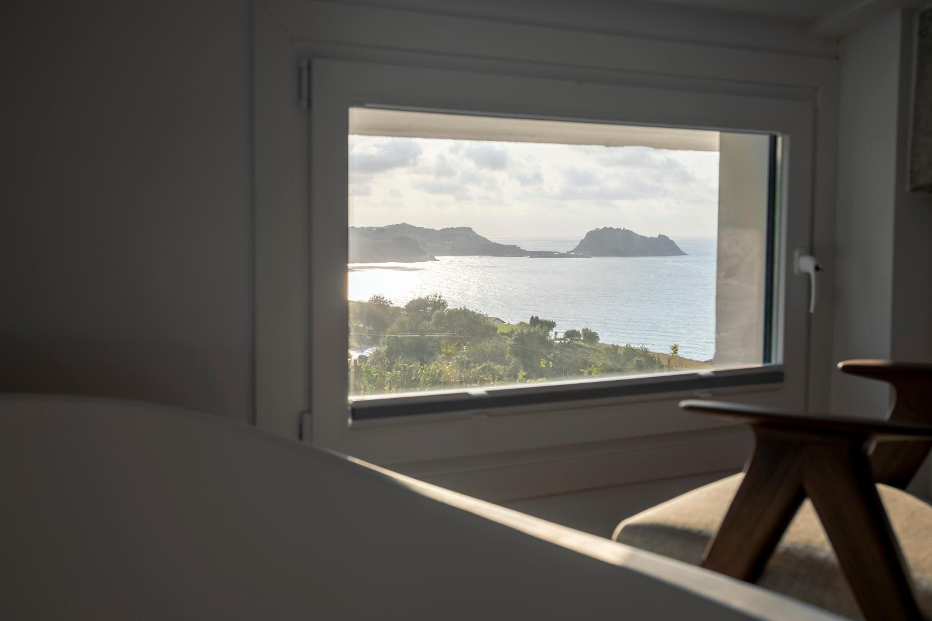 Deluxe Double Room with Sea View - Photo 19