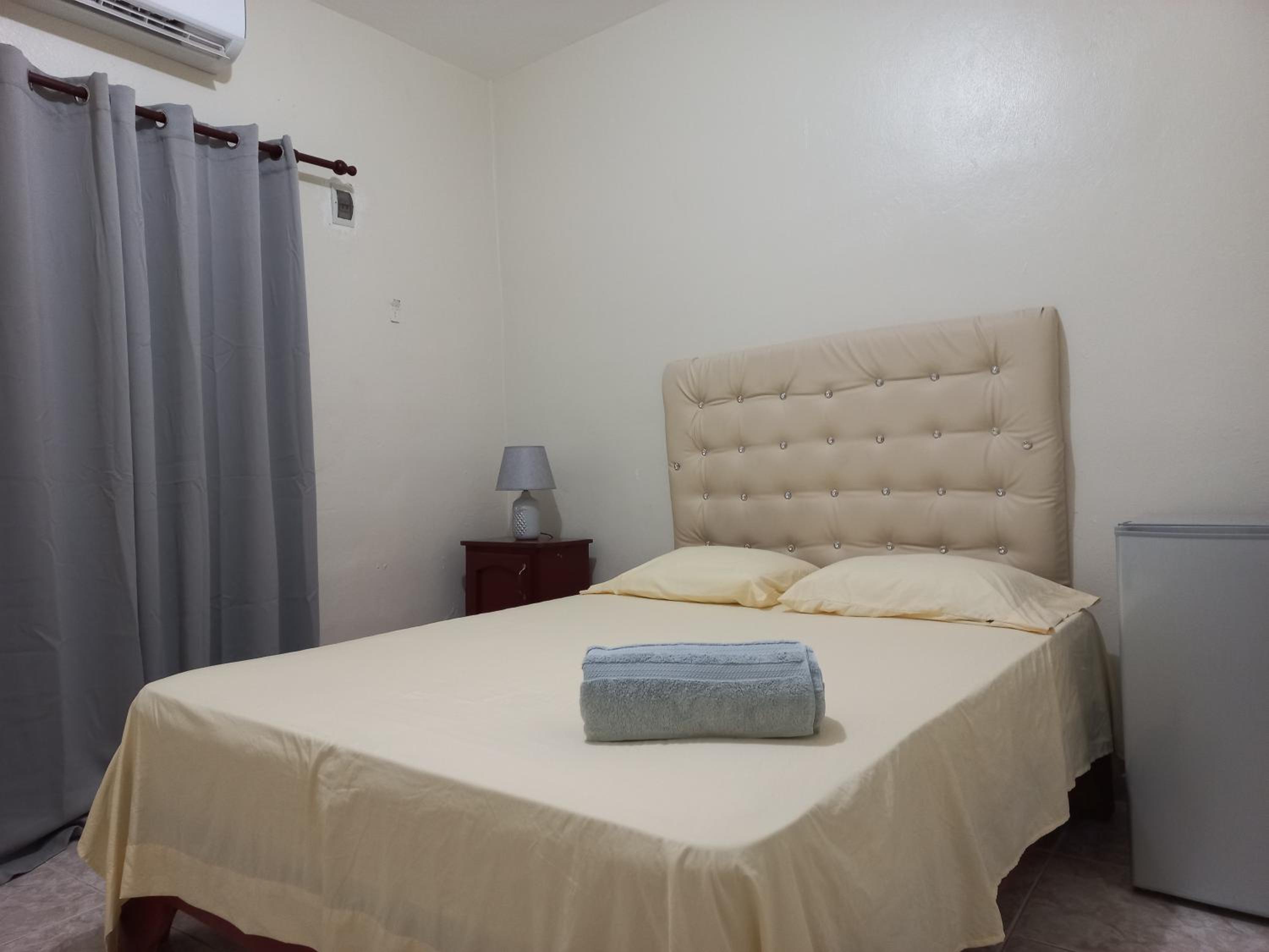 Queen Room photo 1