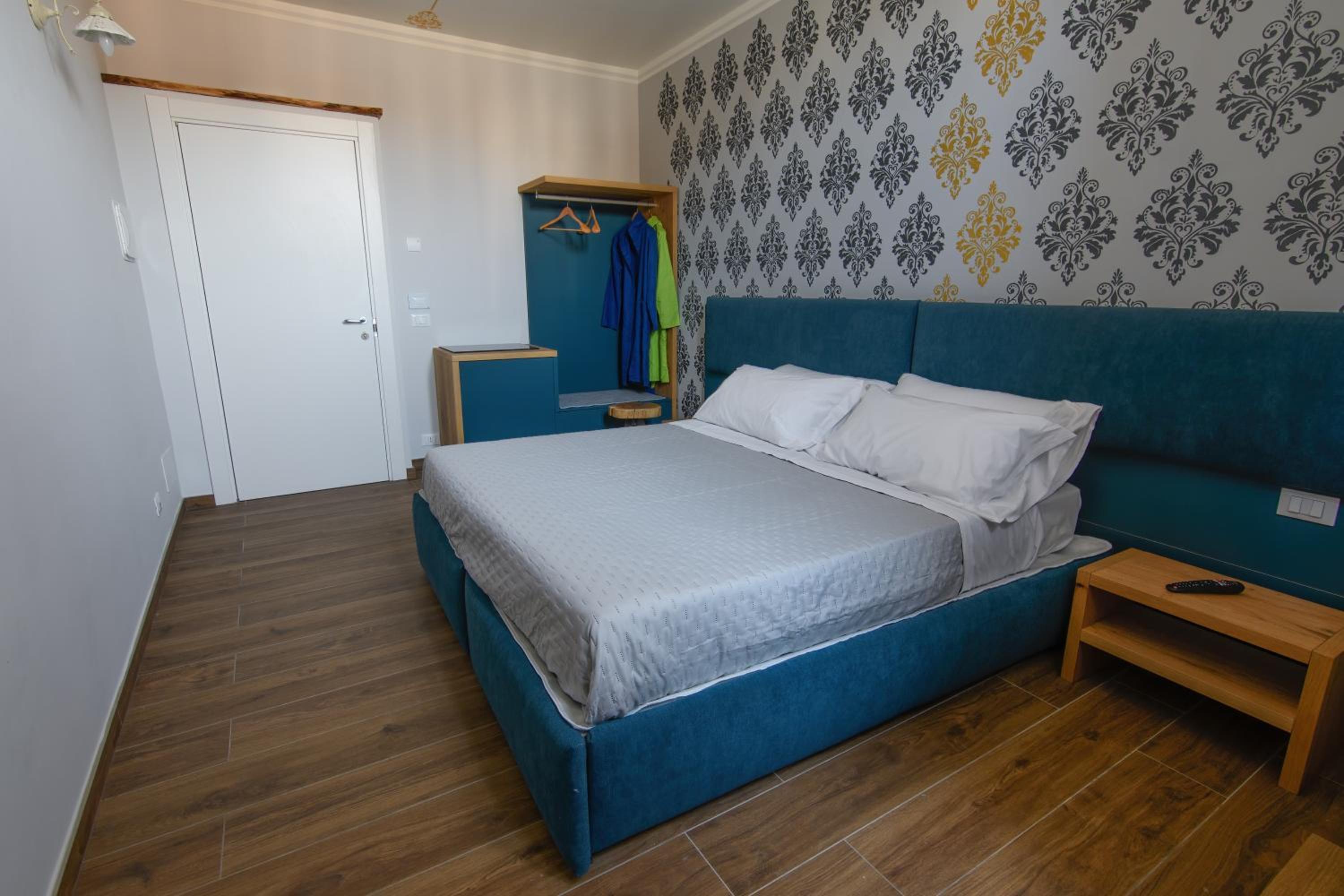 Double Room with Private Bathroom photo 2