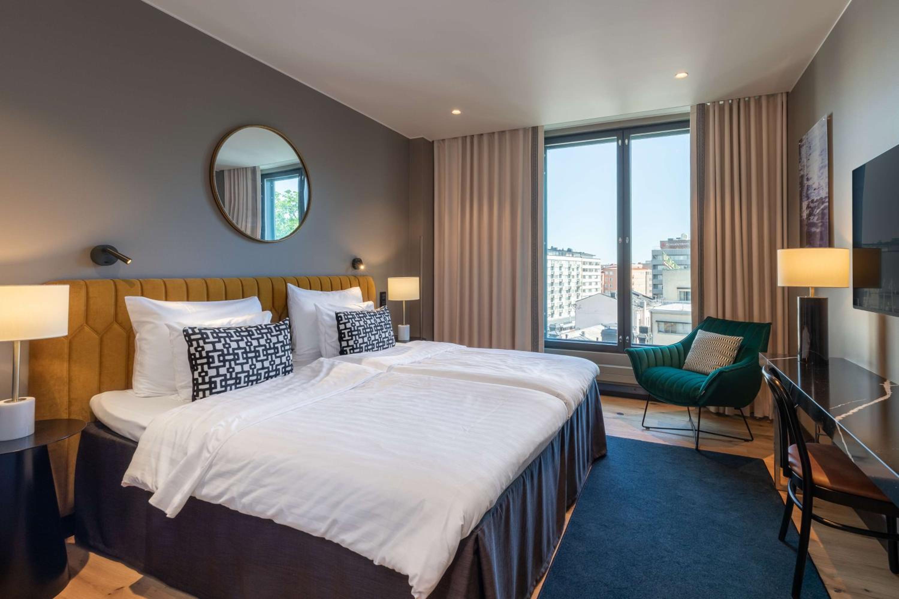 Standard King Room photo 2