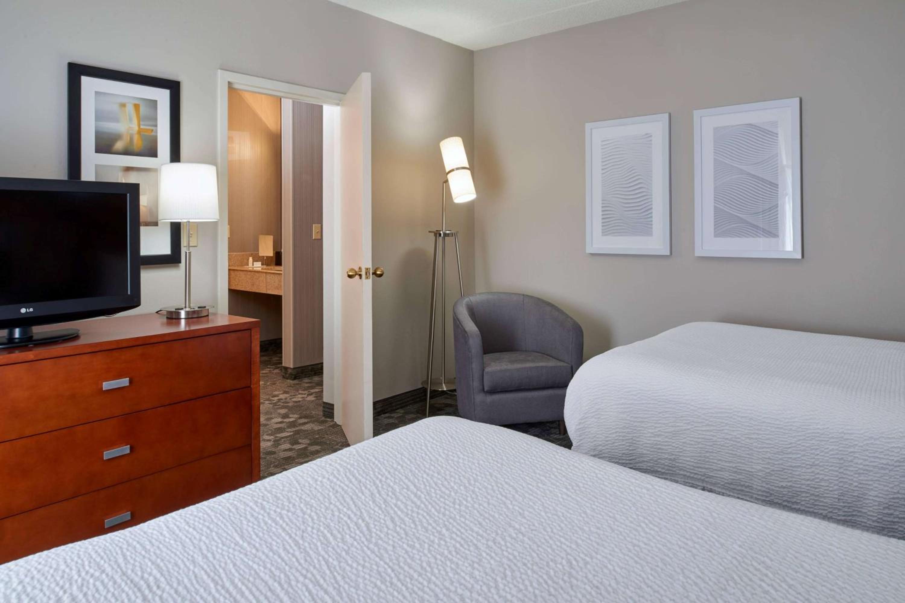 One Bedroom Suite Two Doubles - Photo 1