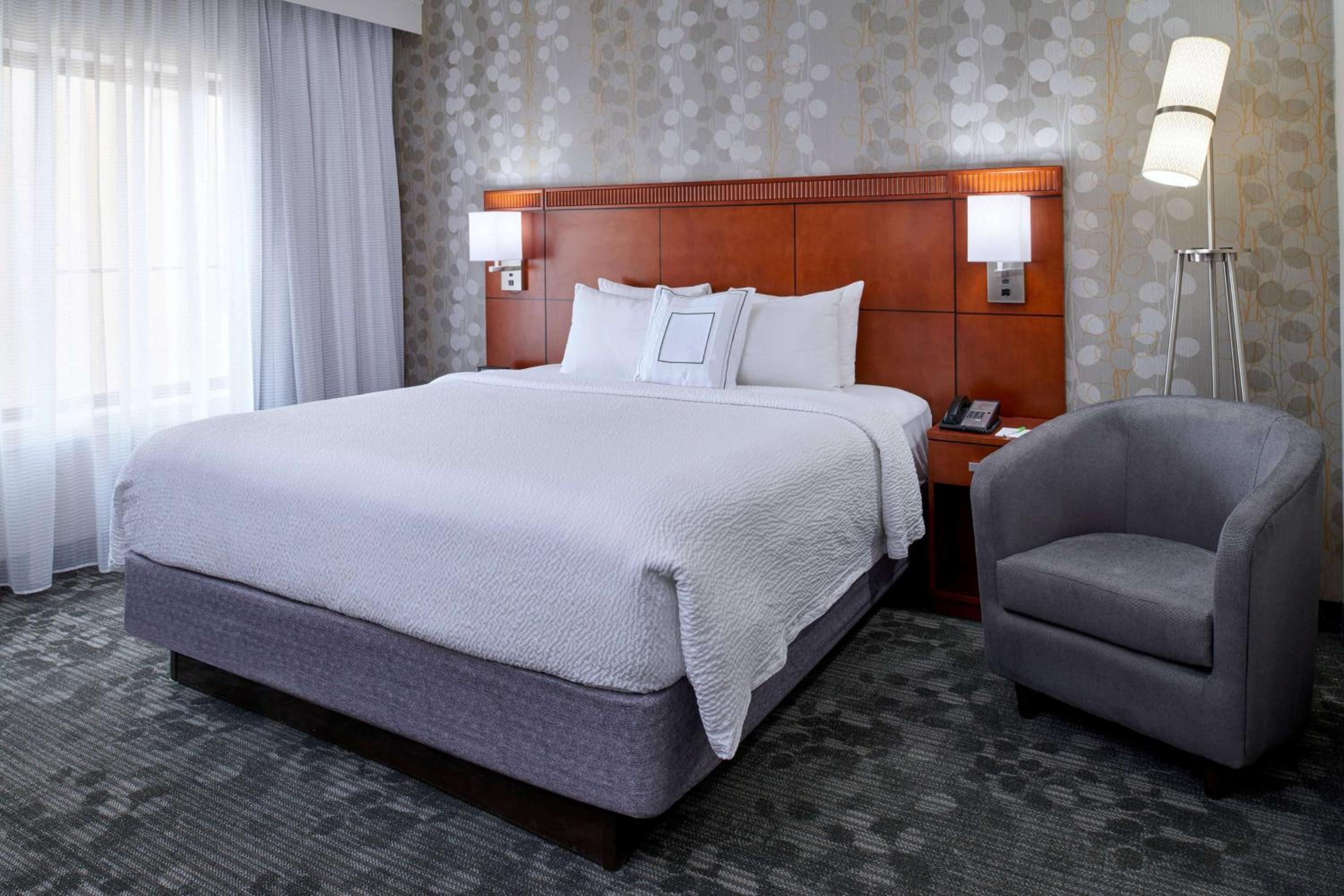 One Bedroom Suite King - Photo 1