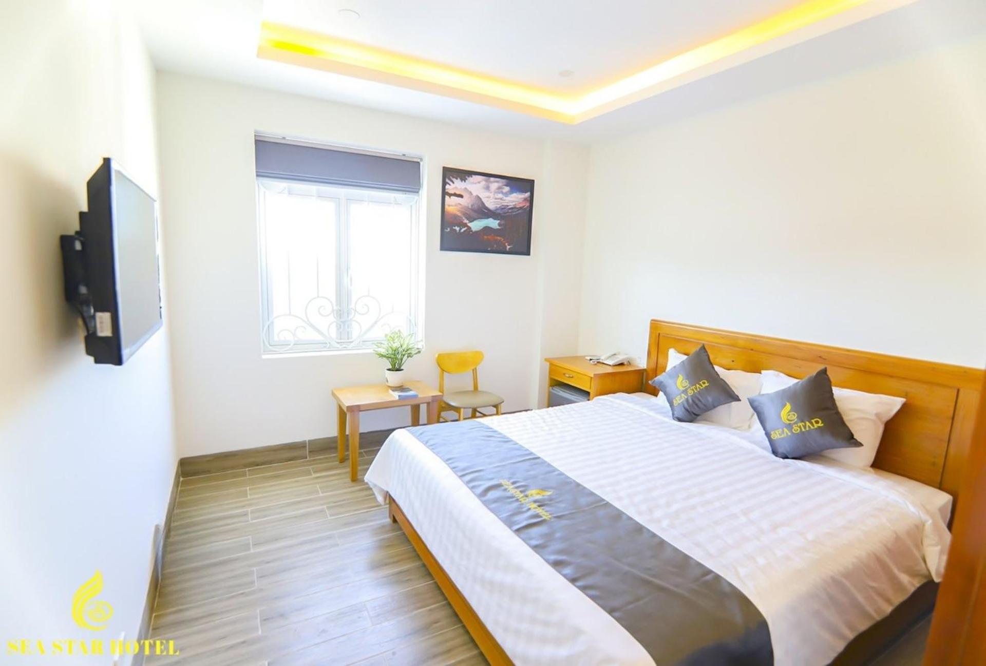 Standard King Room photo 1