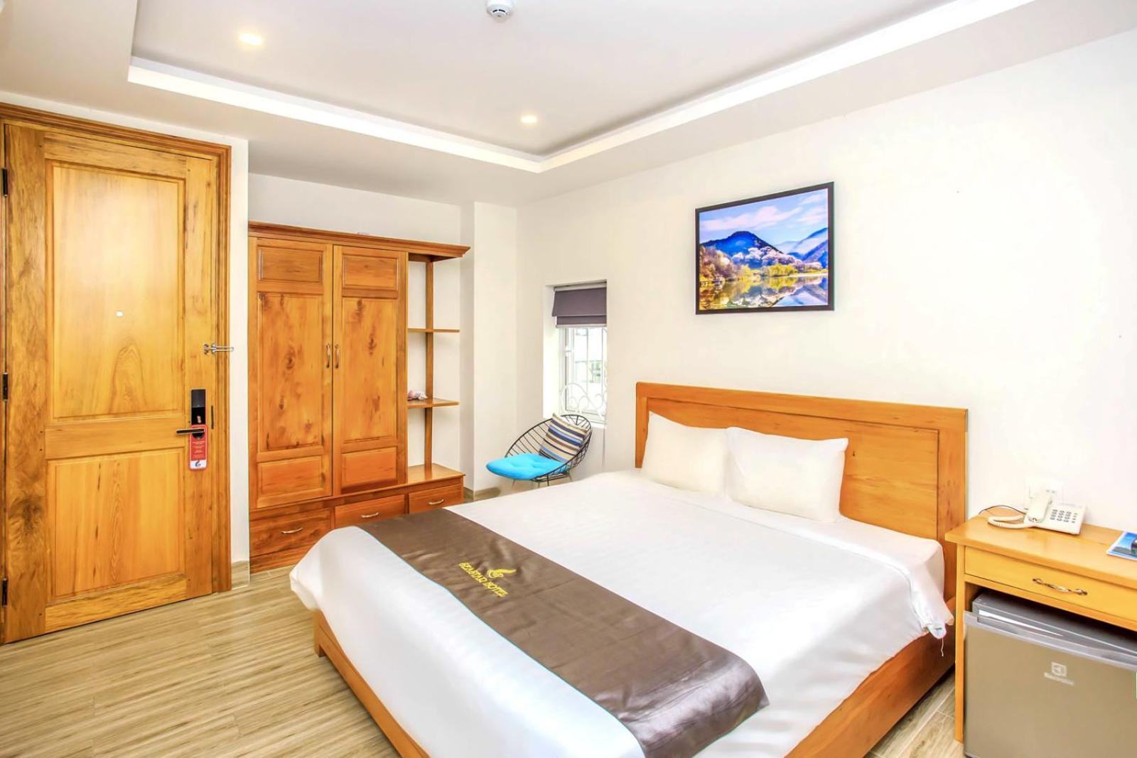 Standard King Room photo 2