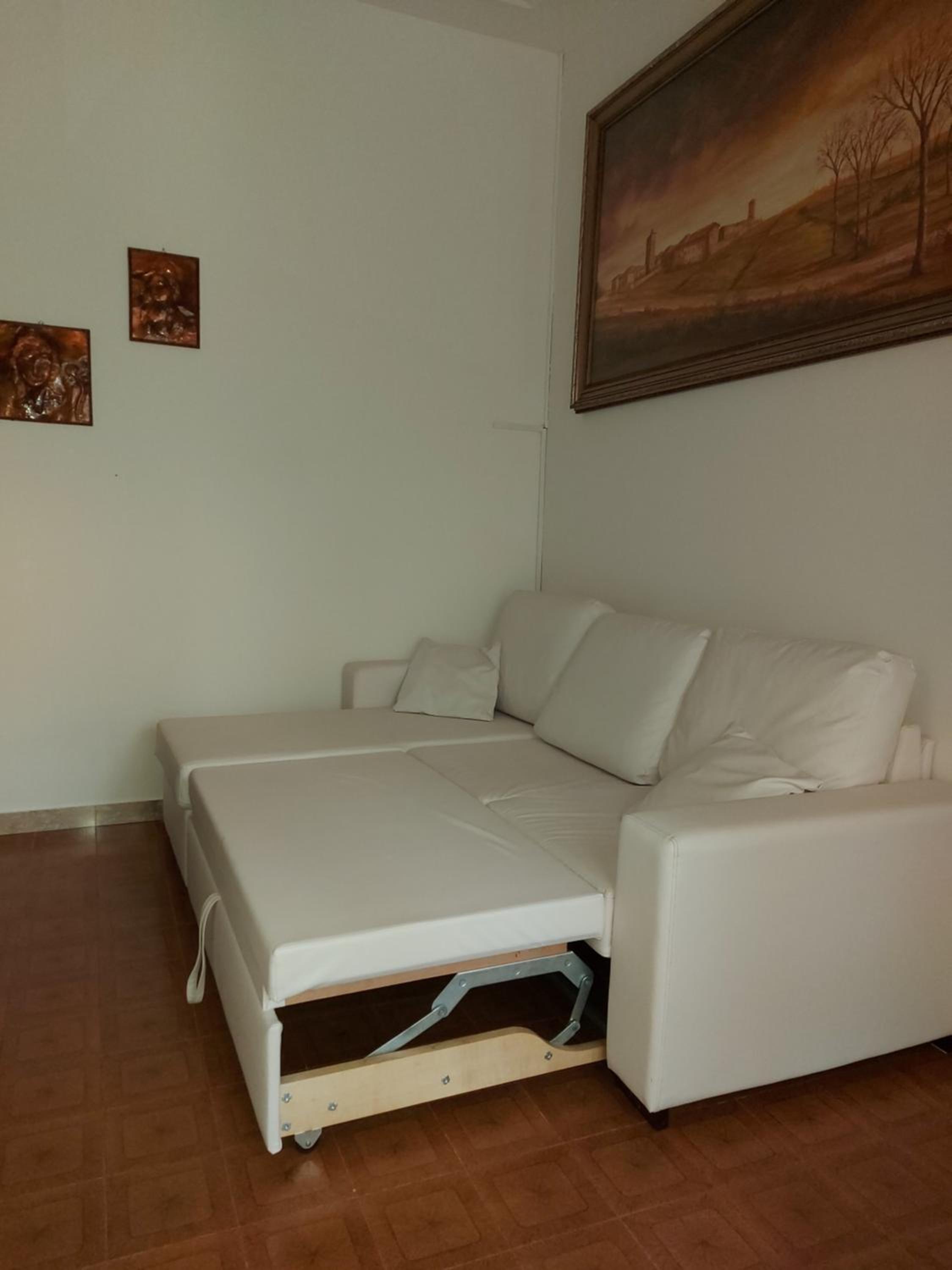 Two-Bedroom Apartment - Photo 24