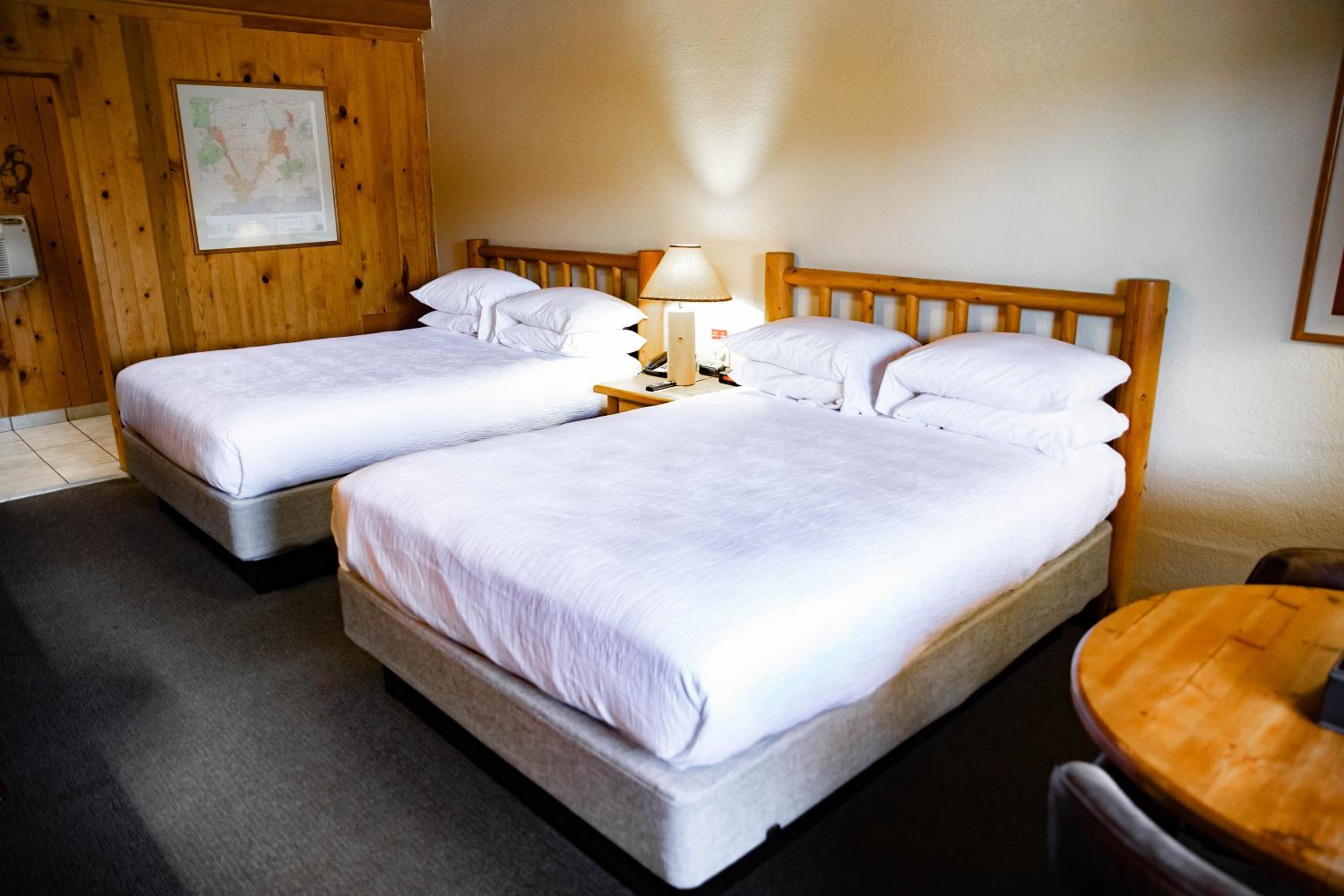 Queen Room with Two Queen Beds photo 1